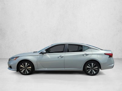 2022 Nissan Altima 2.5 SV Sedan