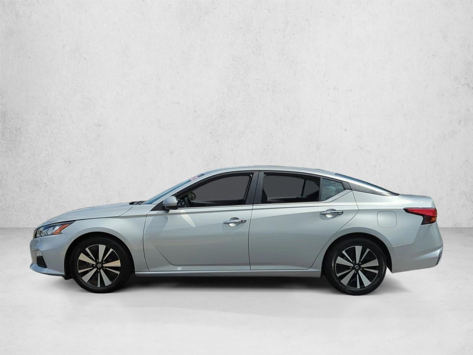 2022 Nissan Altima 2.5 SV Sedan