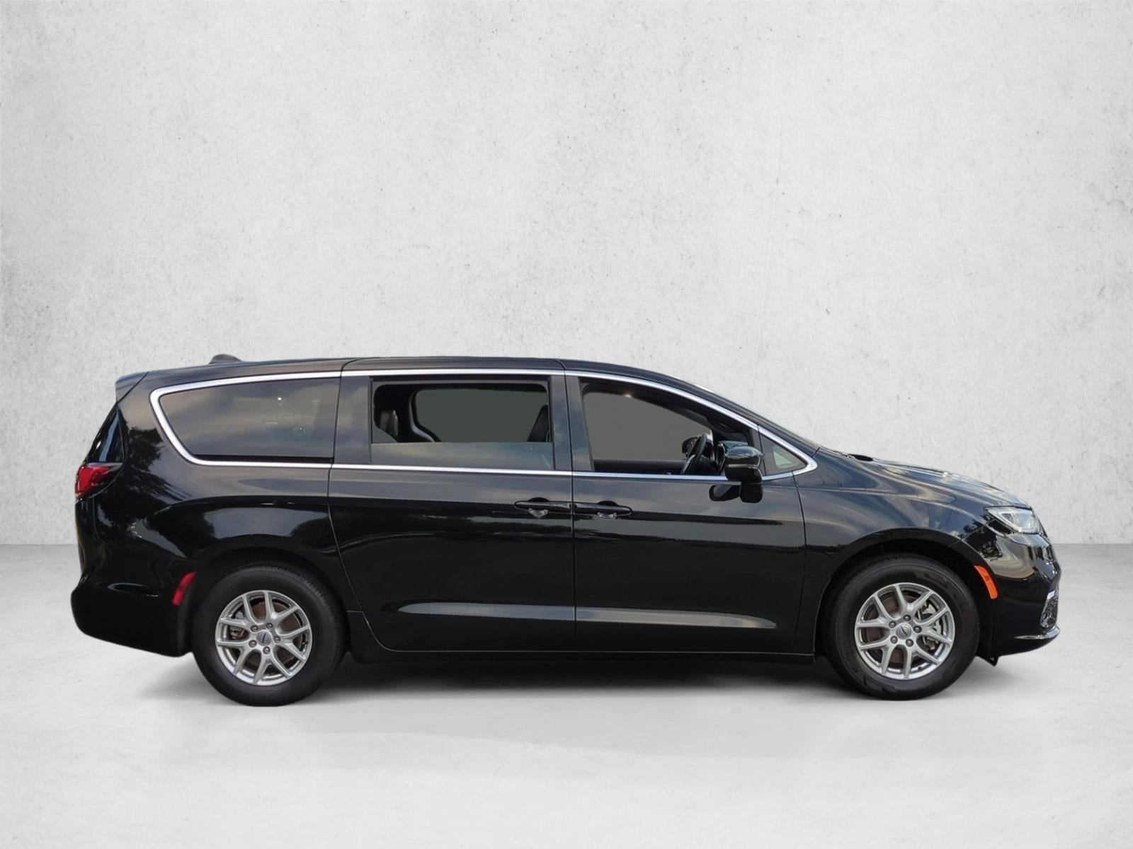 2025 Chrysler Pacifica Select FWD