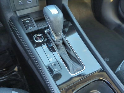 2023 Nissan Kicks SR FWD