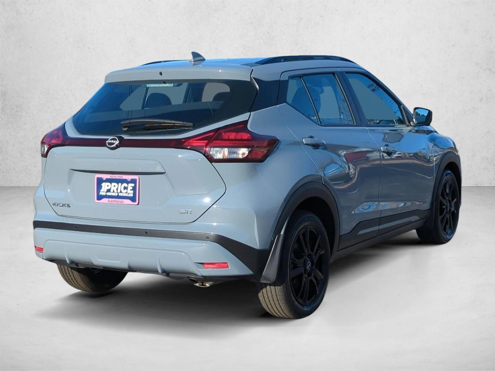 2023 Nissan Kicks SR FWD