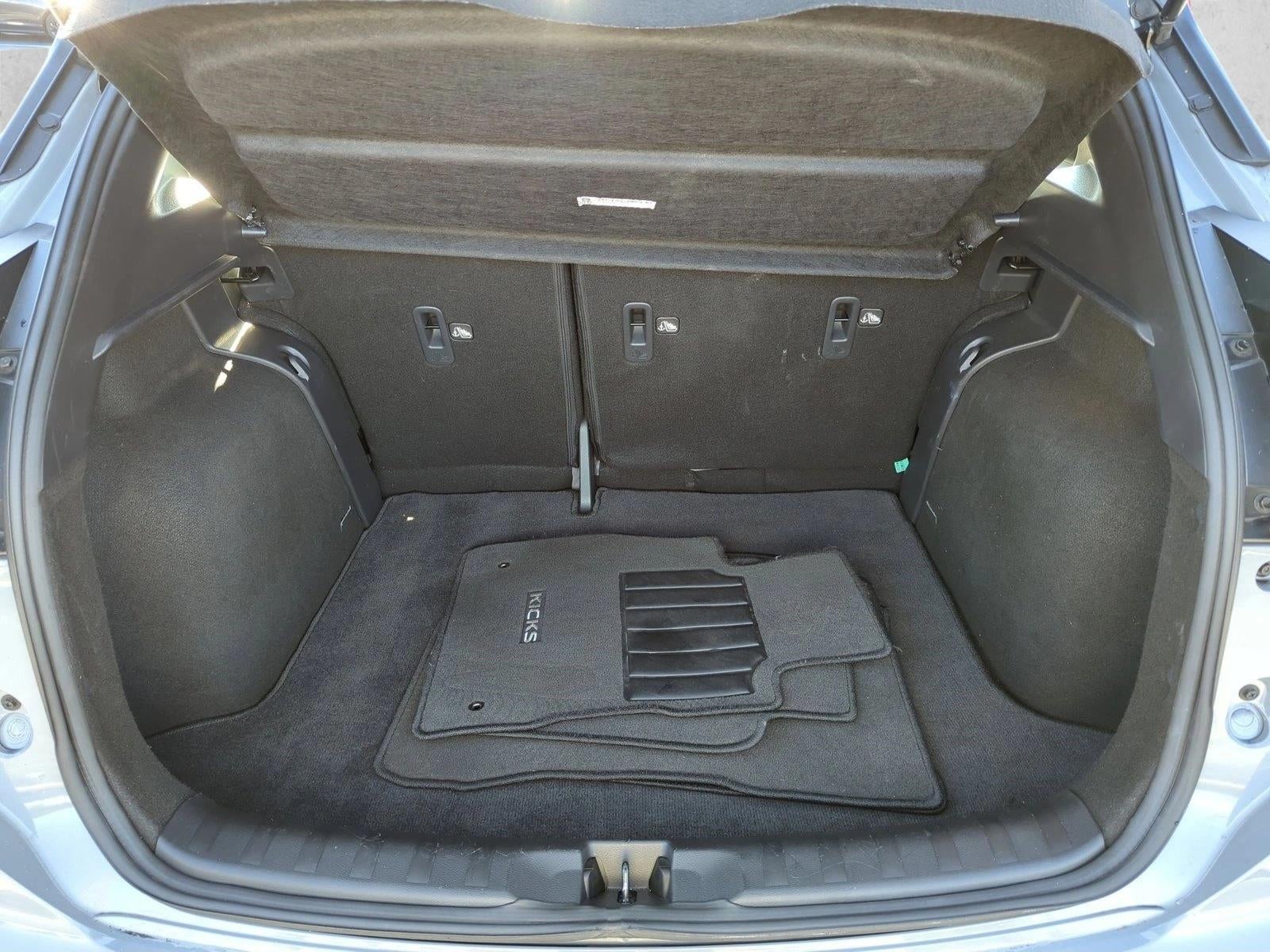 2023 Nissan Kicks SR FWD