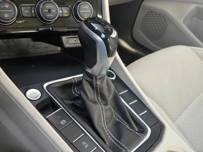 2024 Volkswagen Jetta SE Auto