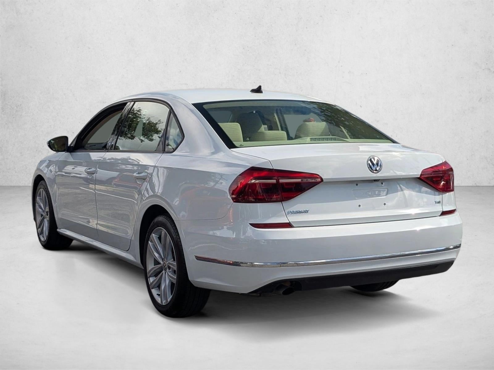 2019 Volkswagen Passat 2.0T Wolfsburg Edition Auto