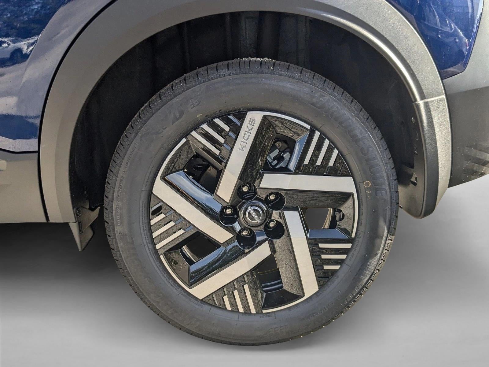 2025 Nissan Kicks SV FWD