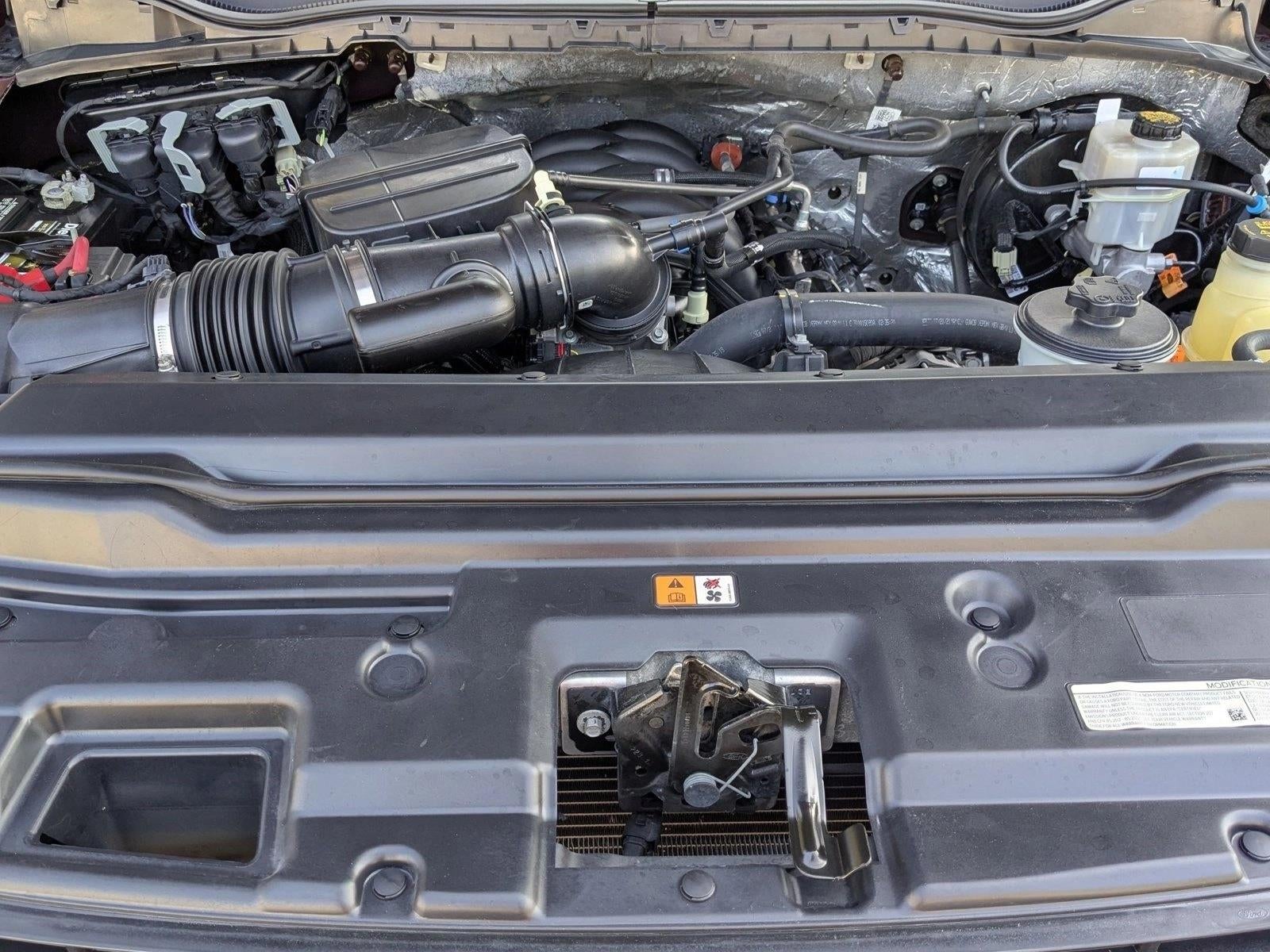 2022 Ford Super Duty F-250 SRW XLT 4WD Reg Cab 8' Box