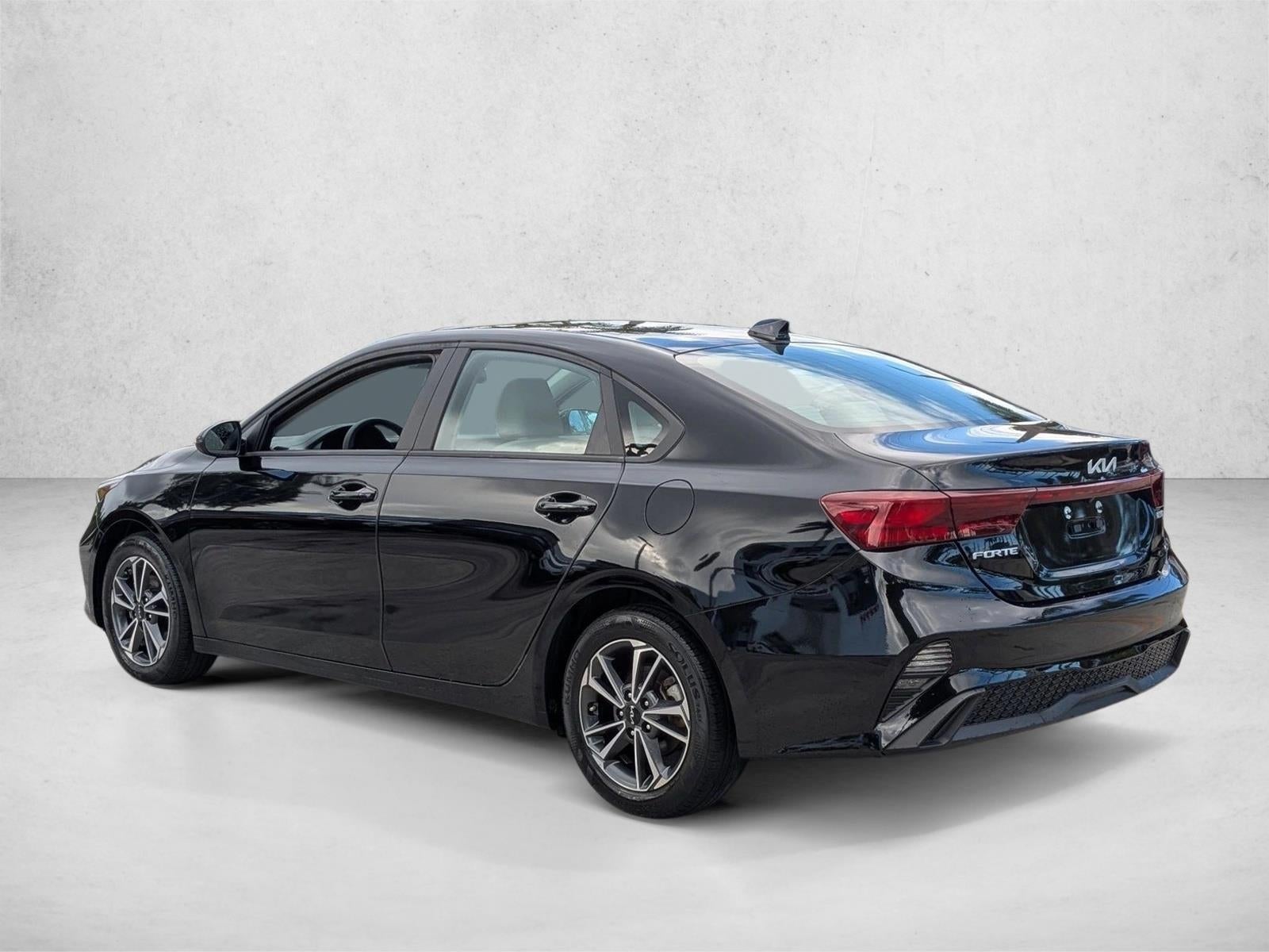 2023 Kia Forte LXS IVT