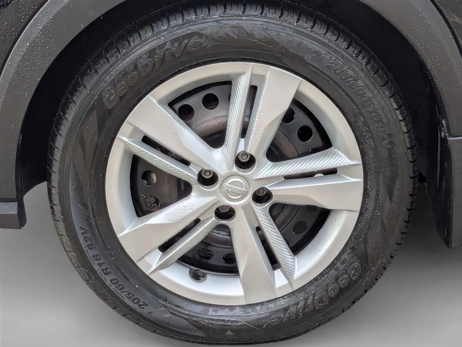 2023 Nissan Kicks S FWD