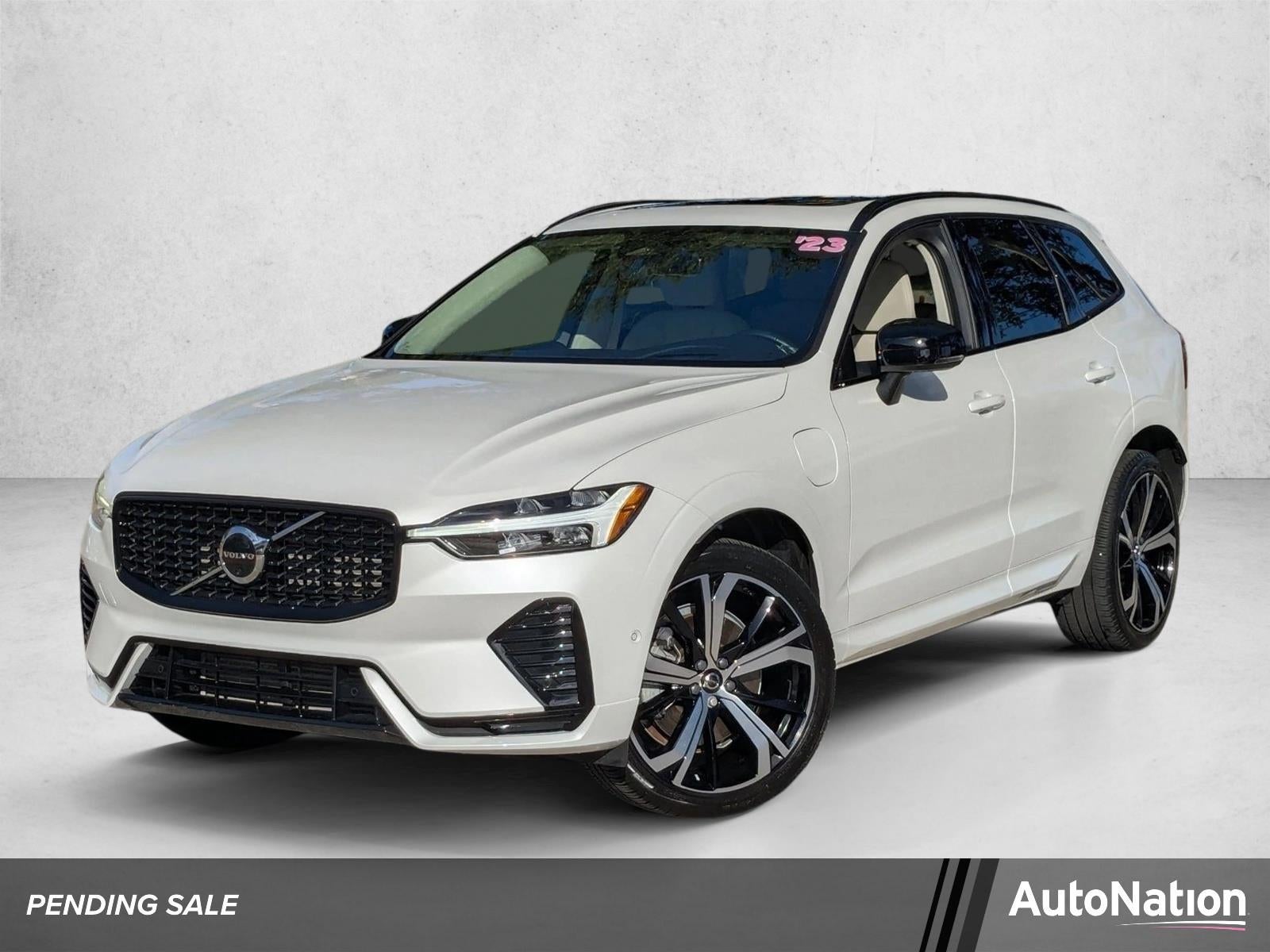 2023 Volvo XC60 Recharge Plug-In Hybrid T8 eAWD PHEV Ultimate Dark Theme
