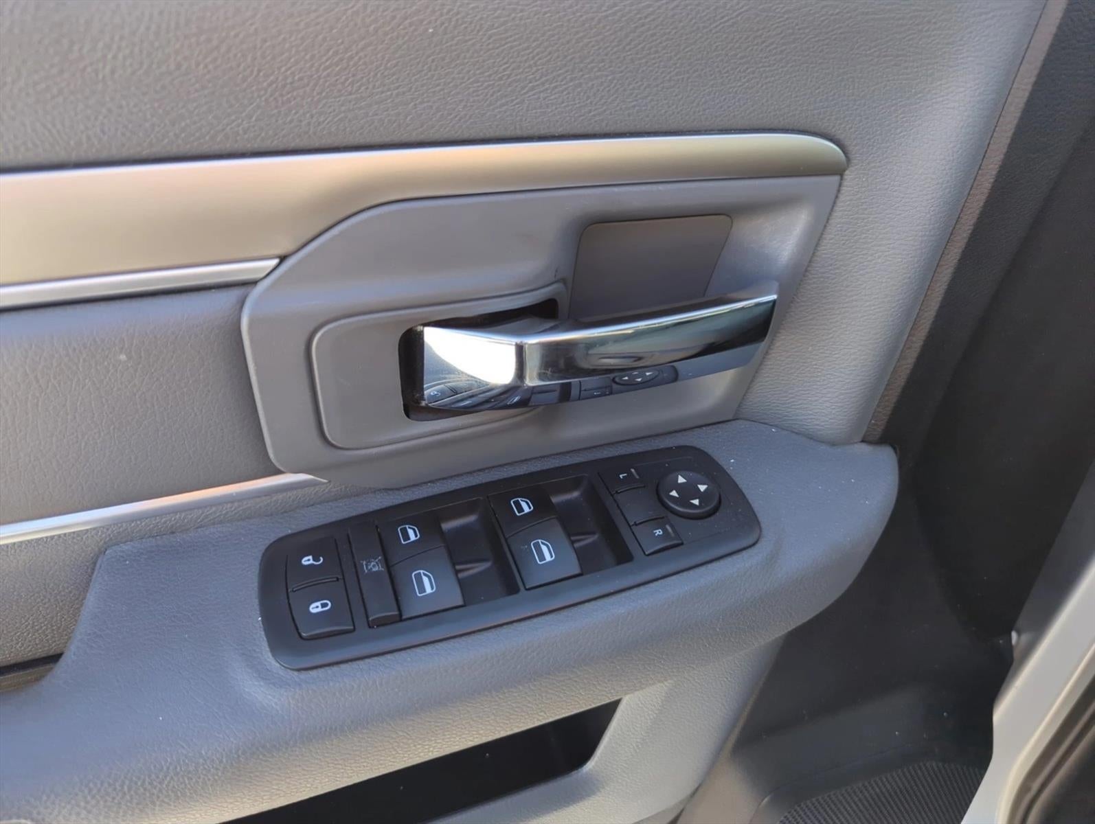 2016 RAM 1500 2WD Quad Cab 6.4 Ft Box SLT
