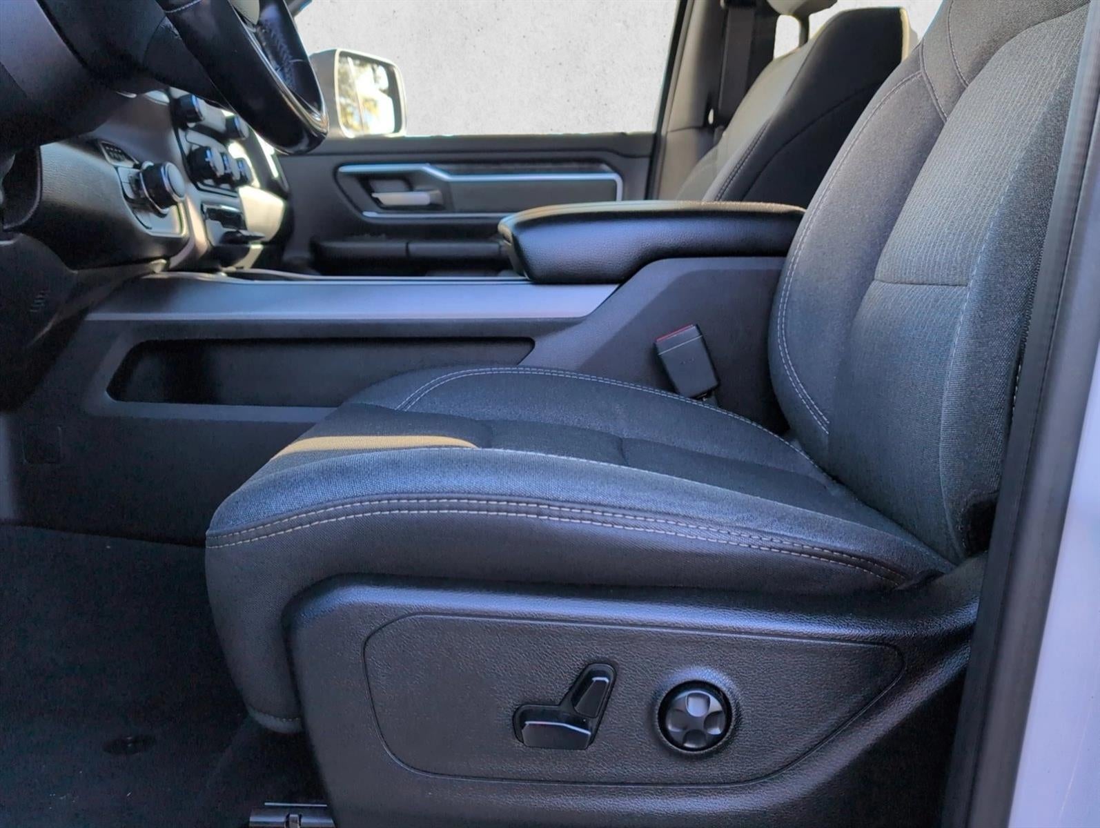 2019 RAM 1500 Big Horn/Lone Star 4x4 Crew Cab 5'7" Box