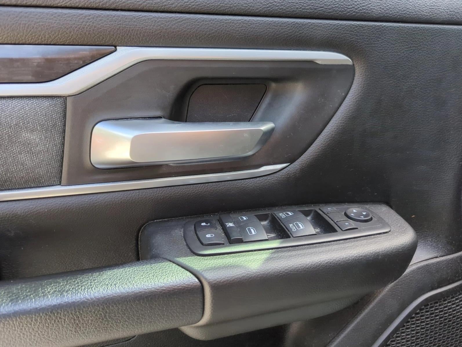 2022 RAM 1500 Big Horn 4x4 Crew Cab 5'7" Box