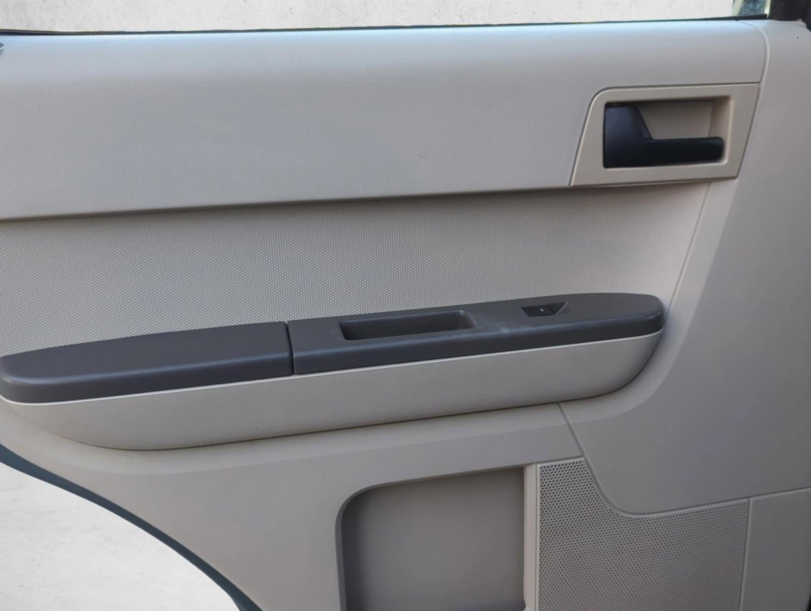 2012 Ford Escape FWD 4dr XLS