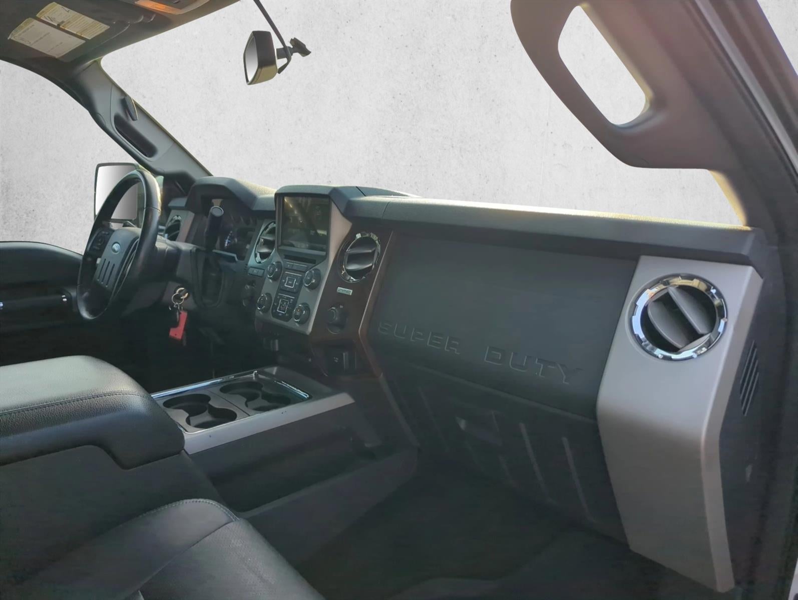 2015 Ford Super Duty F-250 SRW 4WD Crew Cab 6-3/4 Ft Box Lariat