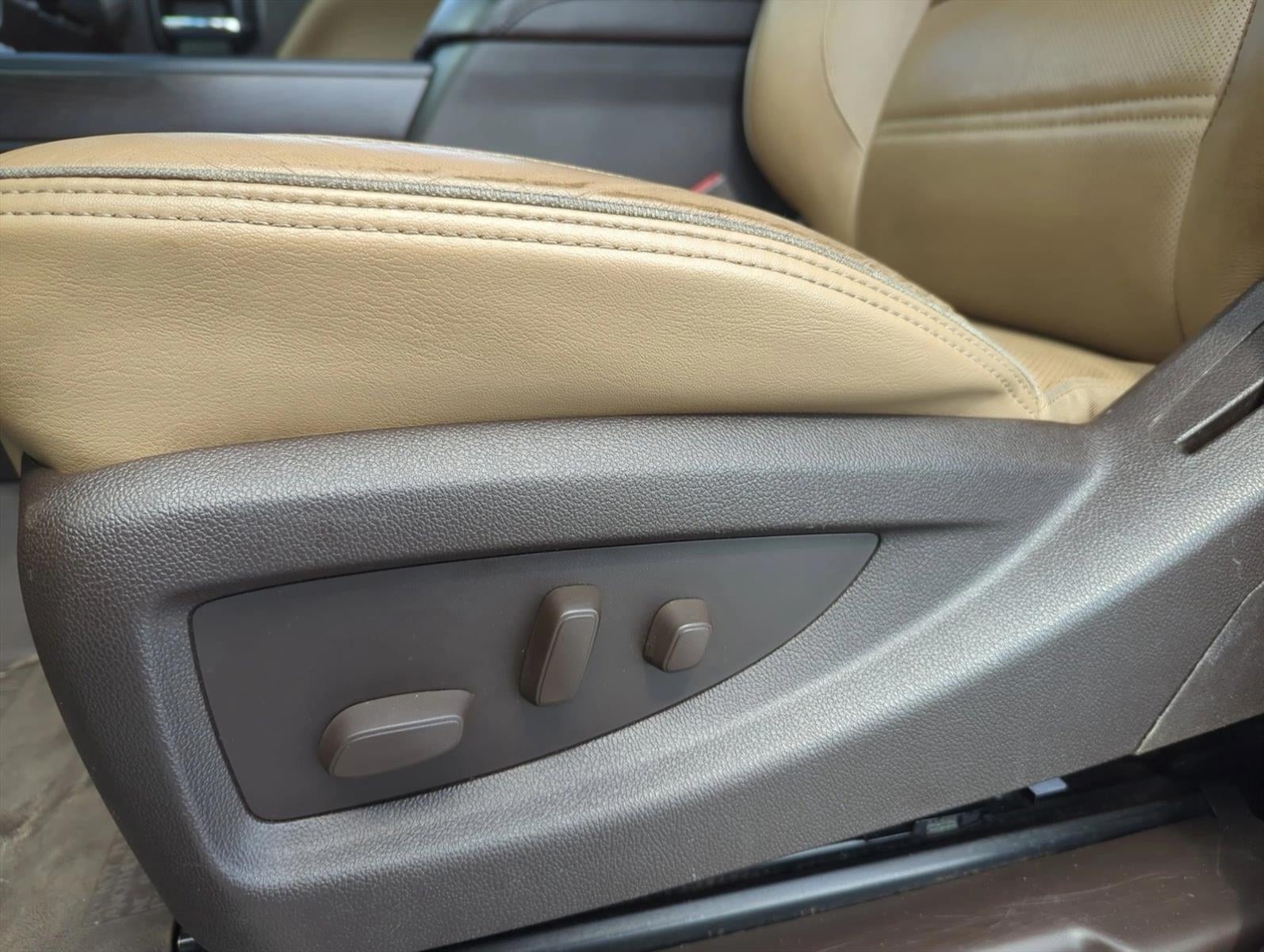 2017 GMC Sierra 3500HD Crew Cab Long Box 4-Wheel Drive Denali