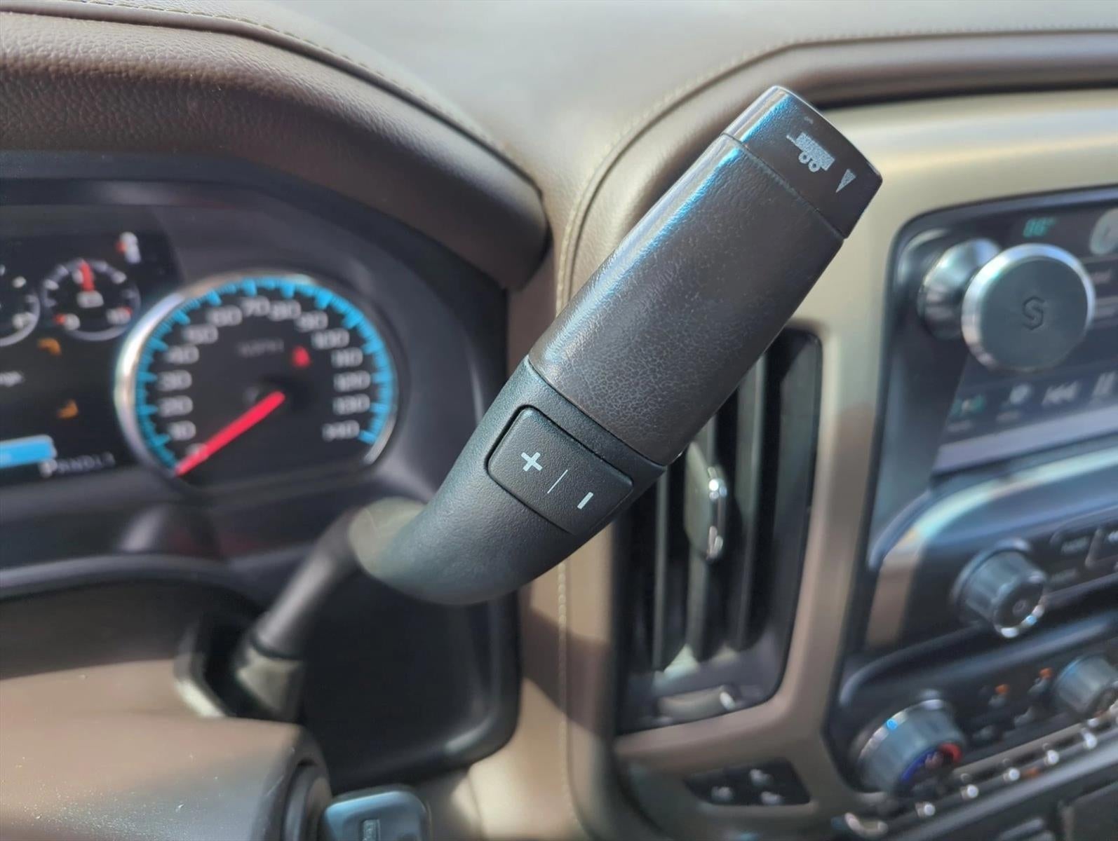 2017 GMC Sierra 3500HD Crew Cab Long Box 4-Wheel Drive Denali