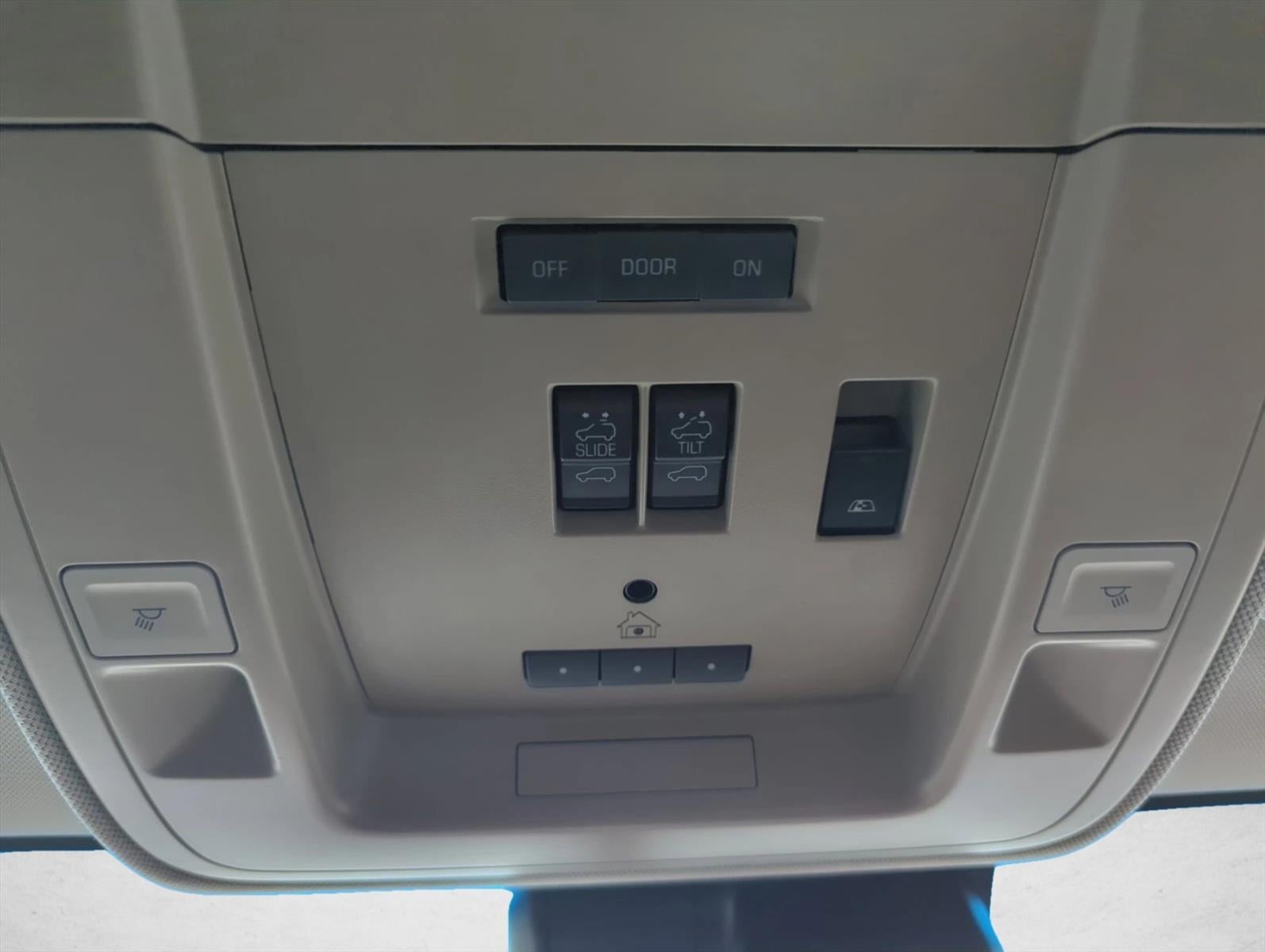 2017 GMC Sierra 3500HD Crew Cab Long Box 4-Wheel Drive Denali