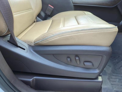 2017 GMC Sierra 3500HD Crew Cab Long Box 4-Wheel Drive Denali