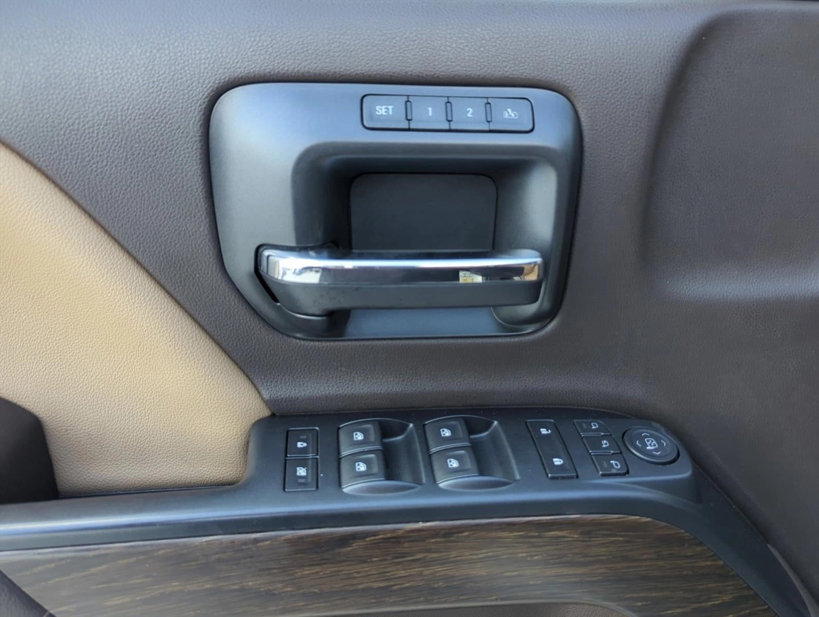 2017 GMC Sierra 3500HD Crew Cab Long Box 4-Wheel Drive Denali