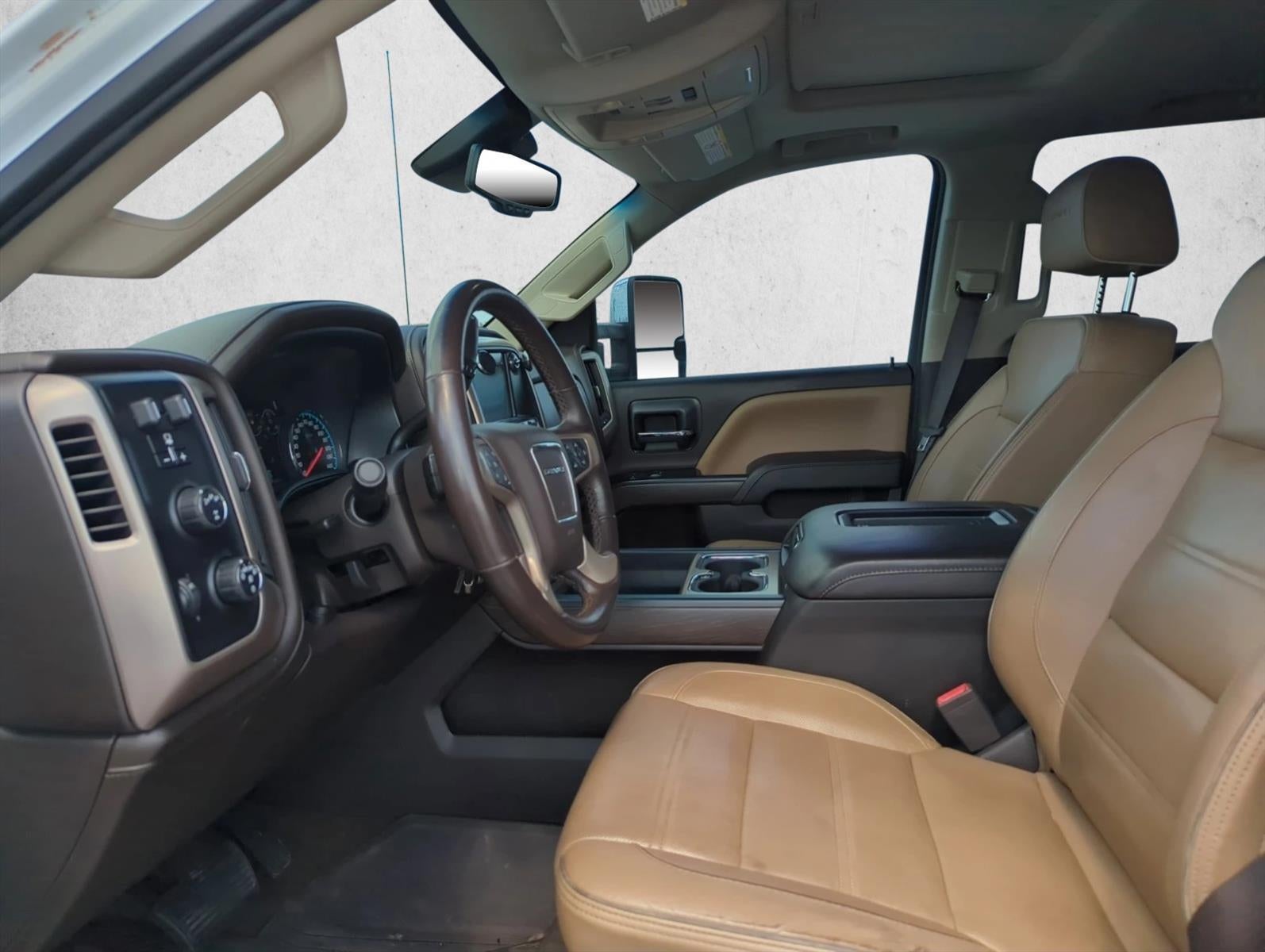 2017 GMC Sierra 3500HD Crew Cab Long Box 4-Wheel Drive Denali