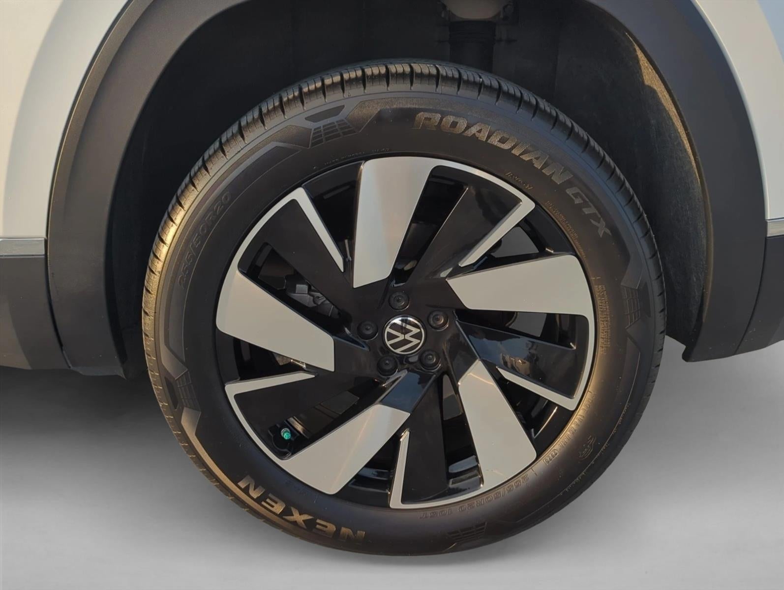 2026 Volkswagen Atlas Cross Sport 2.0T SEL 4MOTION