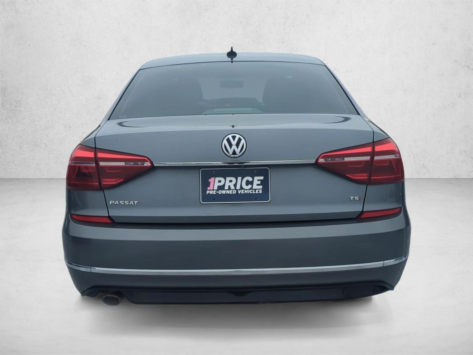 2017 Volkswagen Passat R-Line w/Comfort Pkg Auto