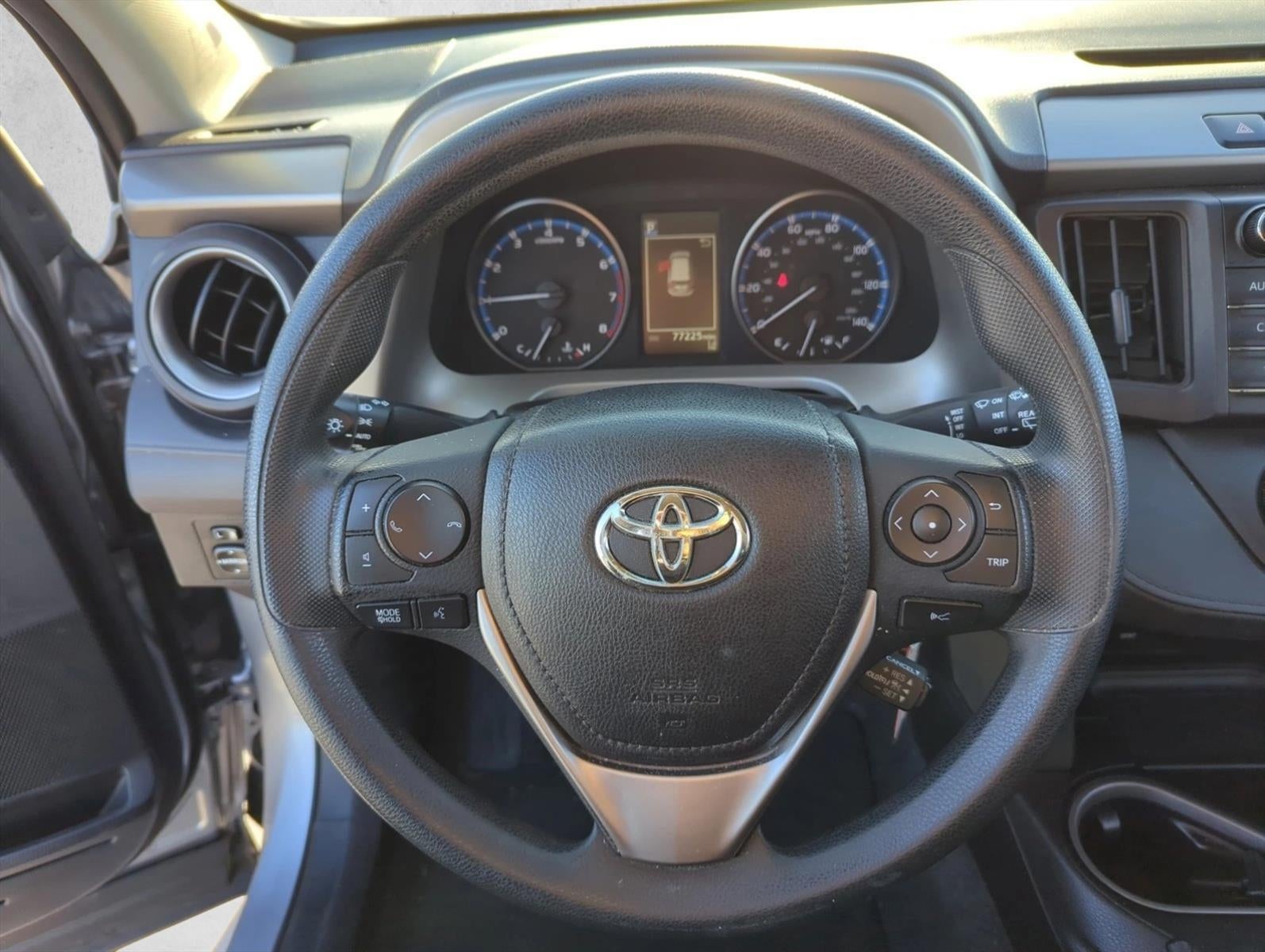 2017 Toyota RAV4 LE FWD (GS)