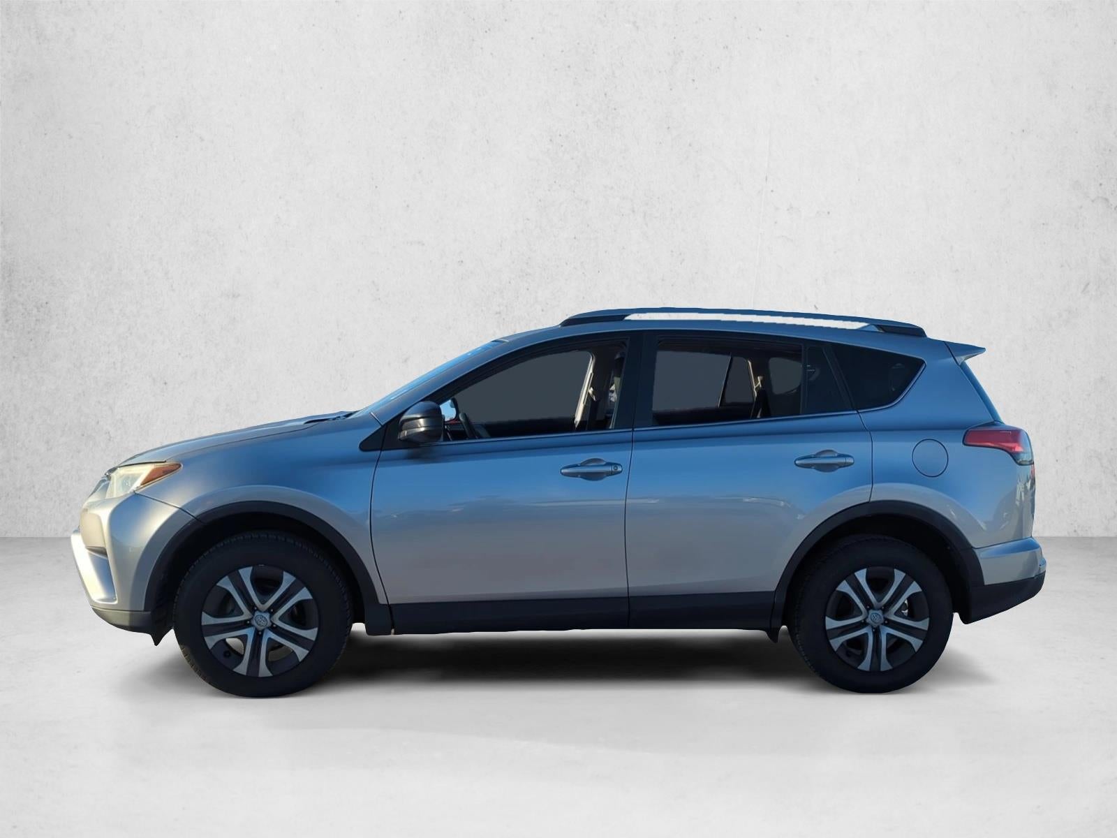 2017 Toyota RAV4 LE FWD (GS)