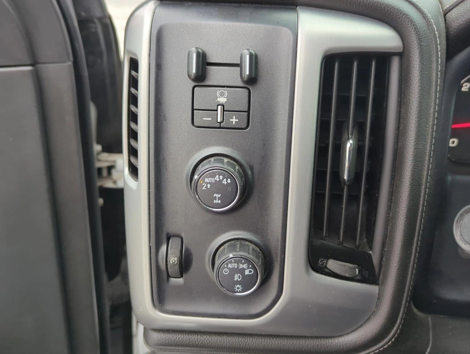 2017 GMC Sierra 1500 Crew Cab Short Box 4-Wheel Drive SLE