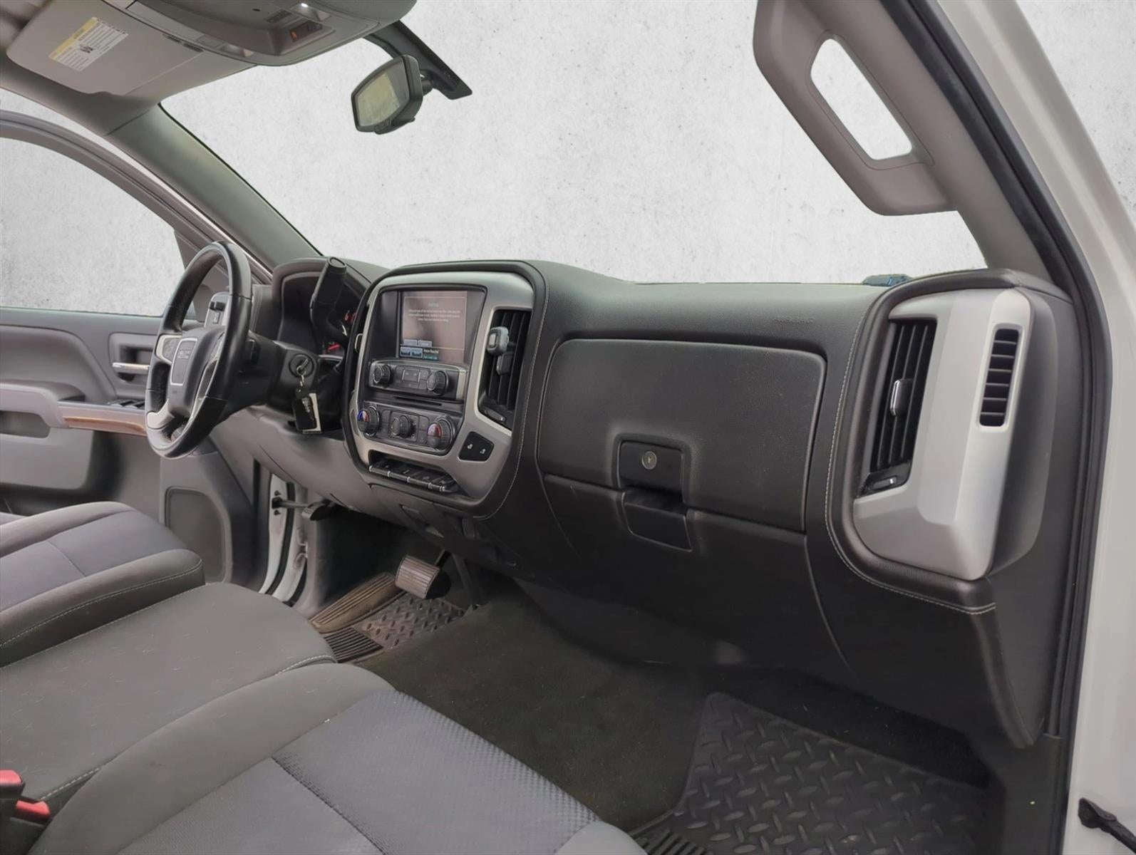 2017 GMC Sierra 1500 Crew Cab Short Box 4-Wheel Drive SLE