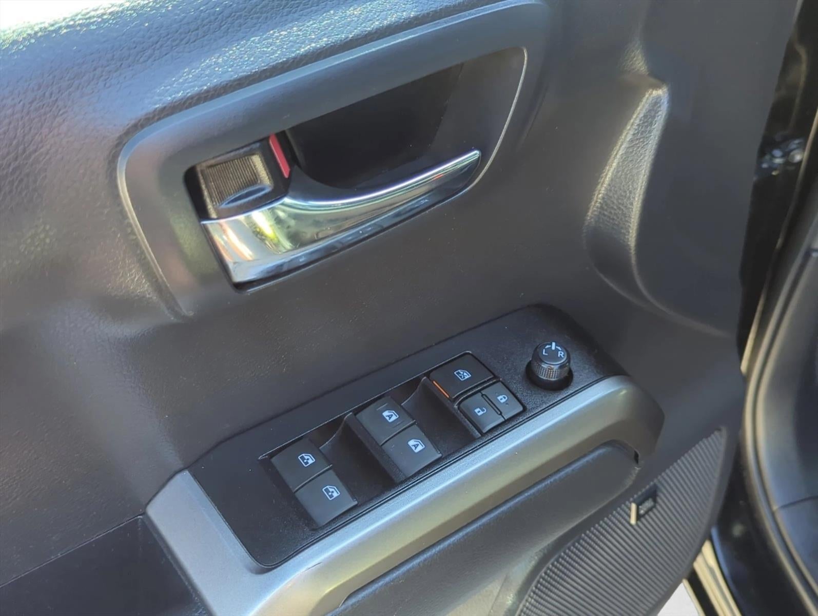 2023 Toyota Tacoma 2WD 2WD Limited Double Cab 5' Bed V6 AT (Natl)