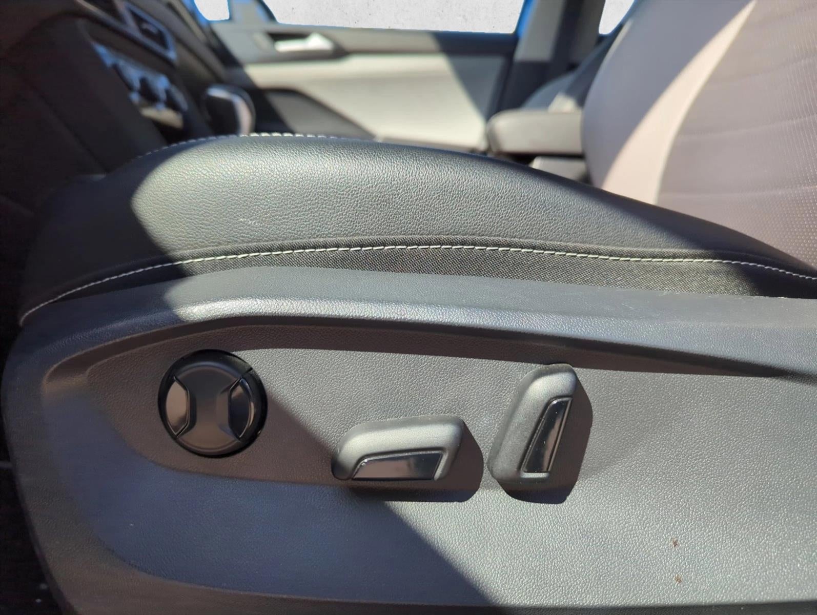 2023 Volkswagen Taos SEL 4MOTION *Ltd Avail*