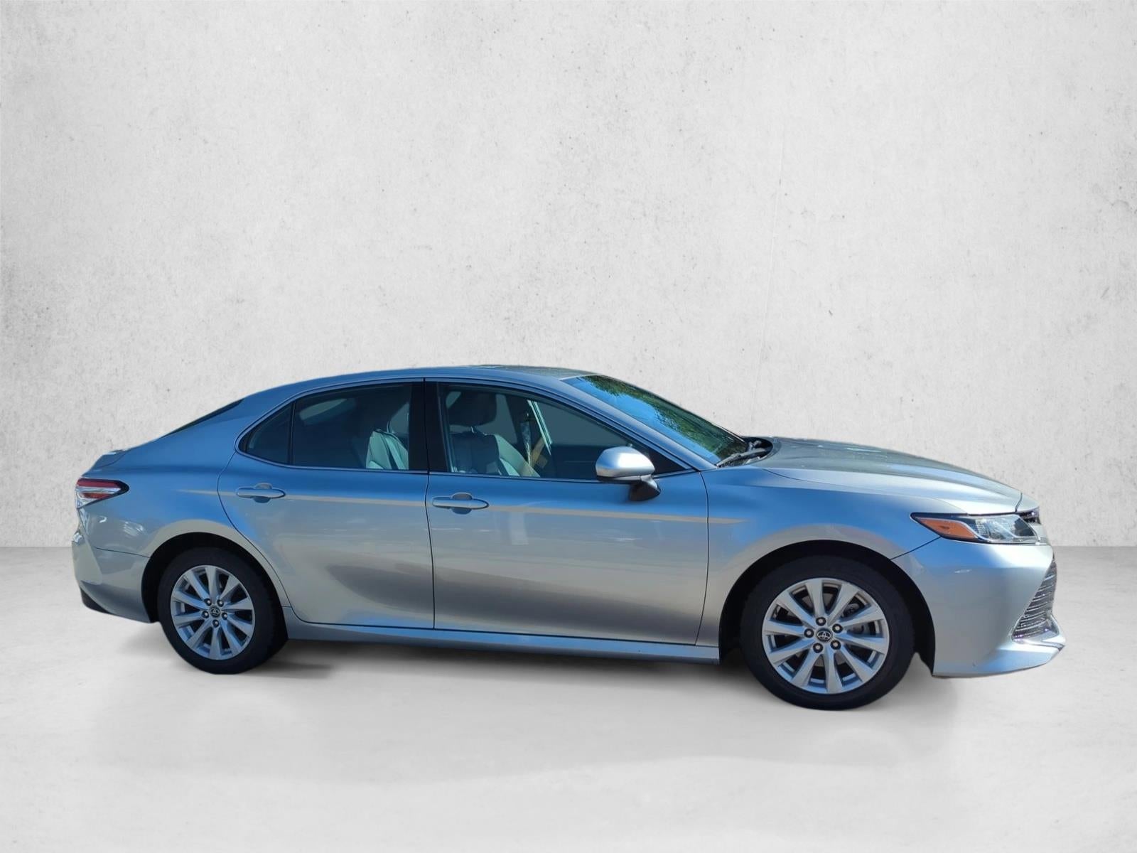 2019 Toyota Camry LE Auto (SE)