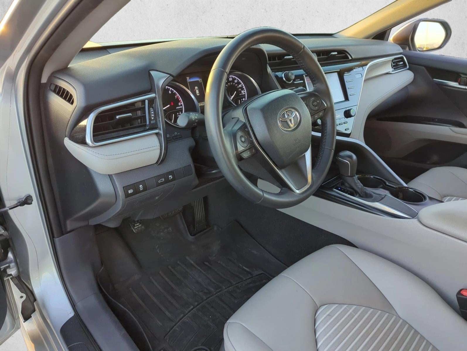 2018 Toyota Camry SE Auto (SE)