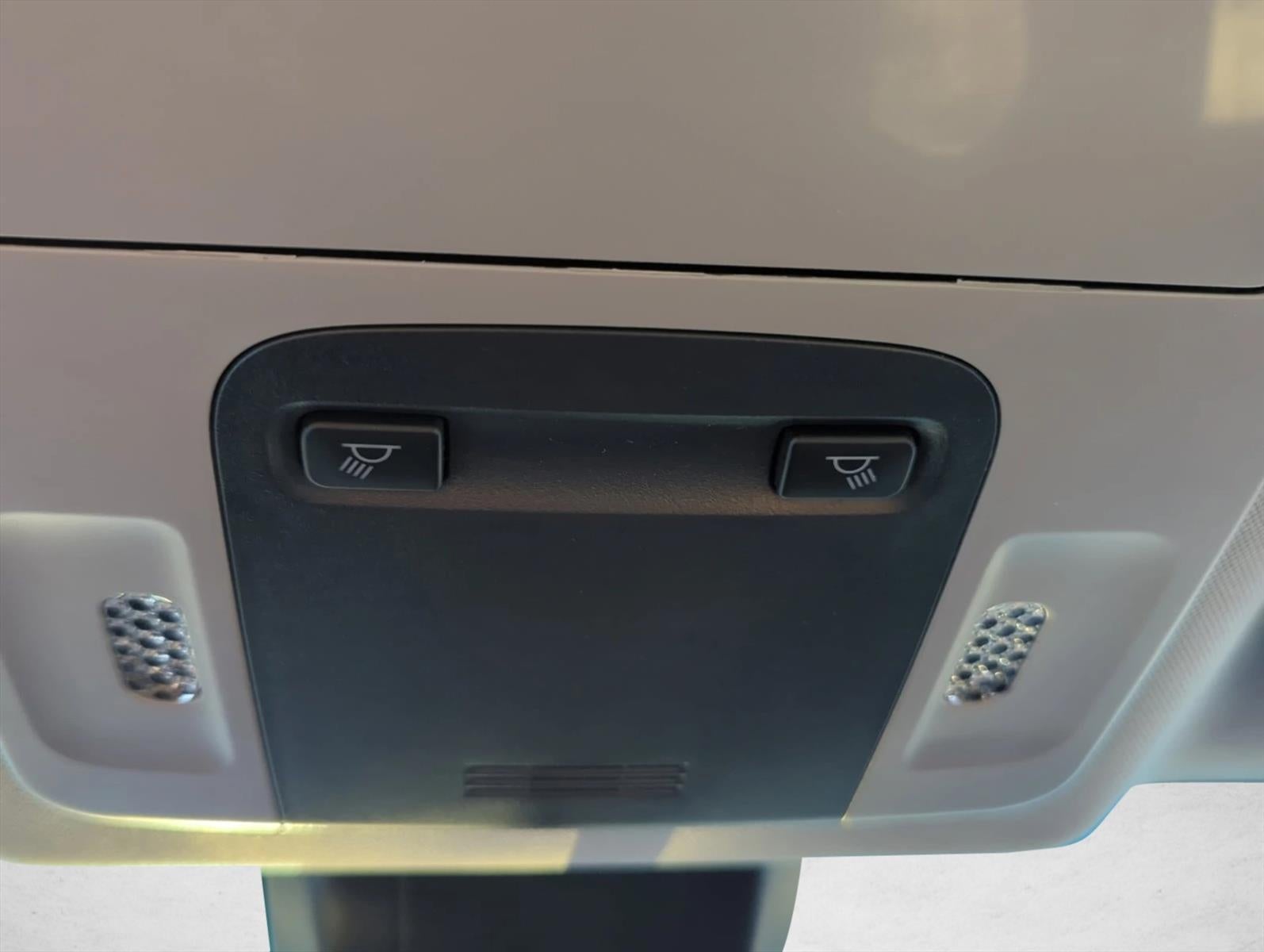 2018 Toyota Camry SE Auto (SE)