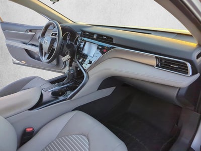 2018 Toyota Camry SE Auto (SE)