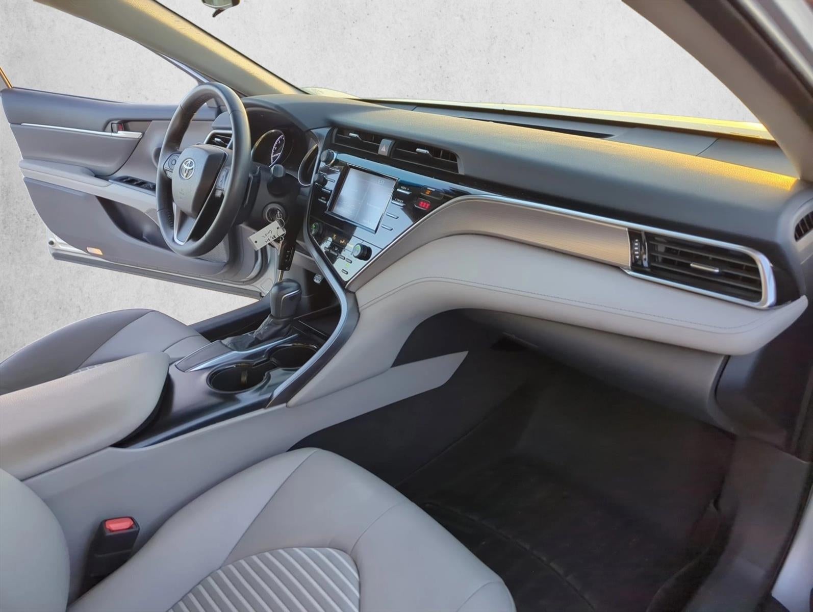 2018 Toyota Camry SE Auto (SE)