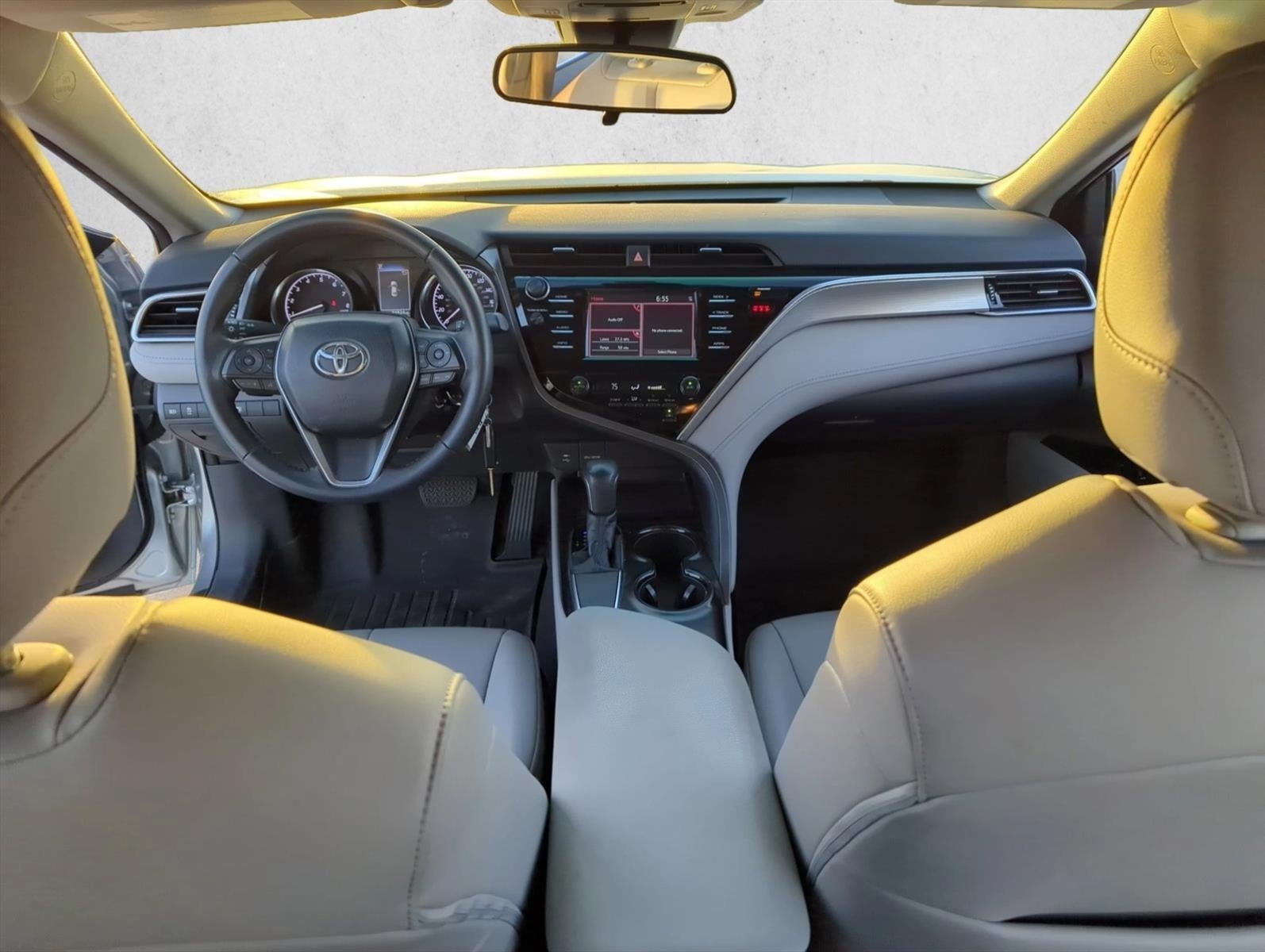 2018 Toyota Camry SE Auto (SE)