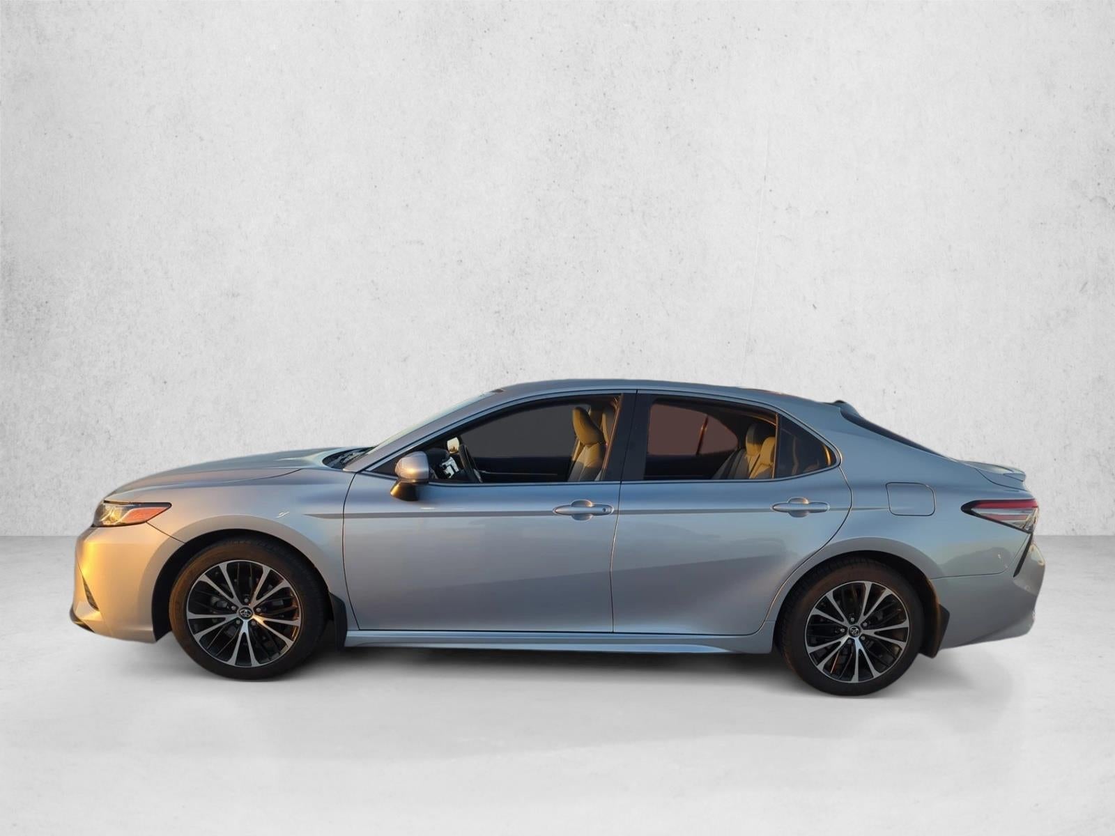 2018 Toyota Camry SE Auto (SE)