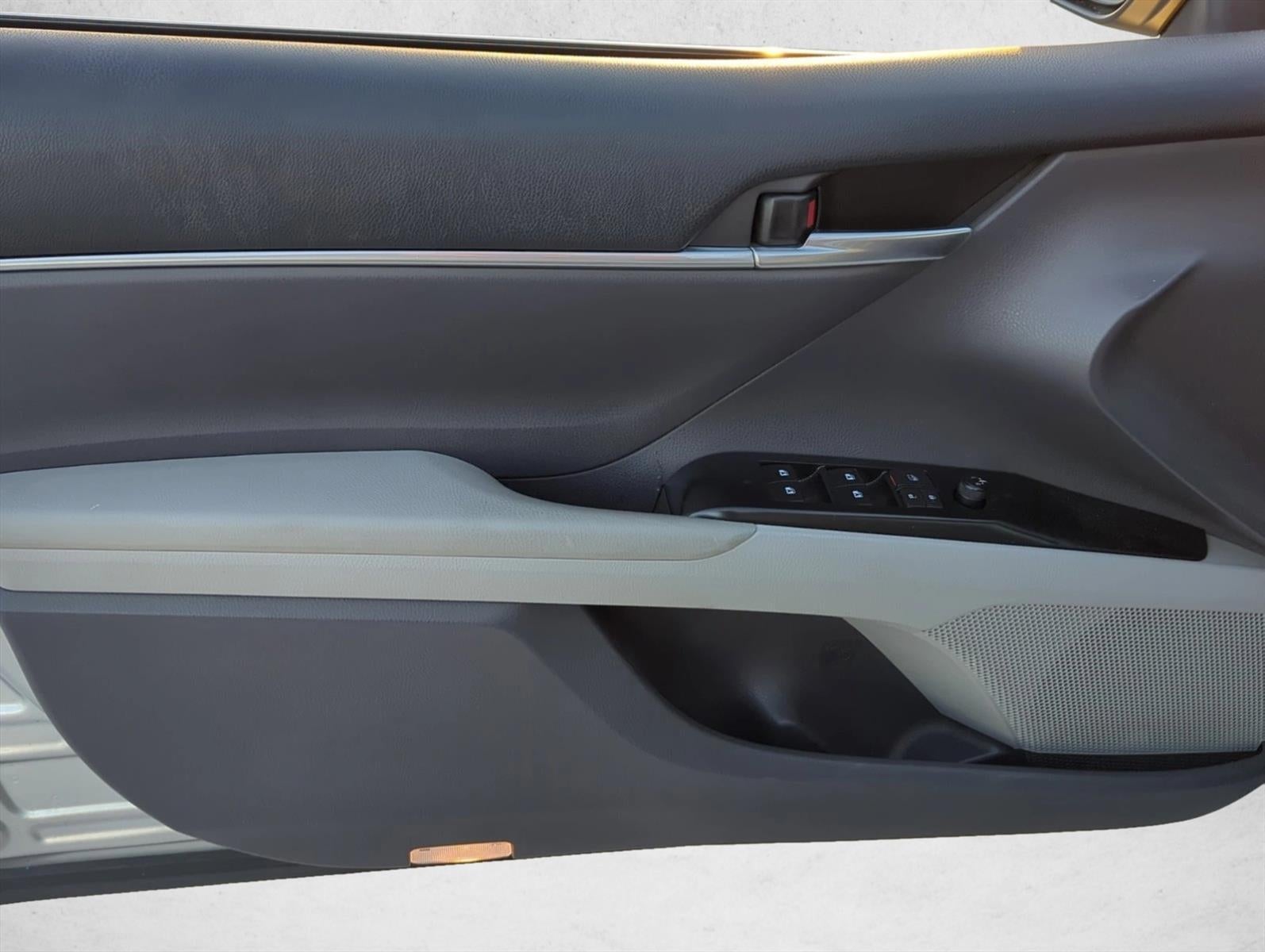 2018 Toyota Camry SE Auto (SE)