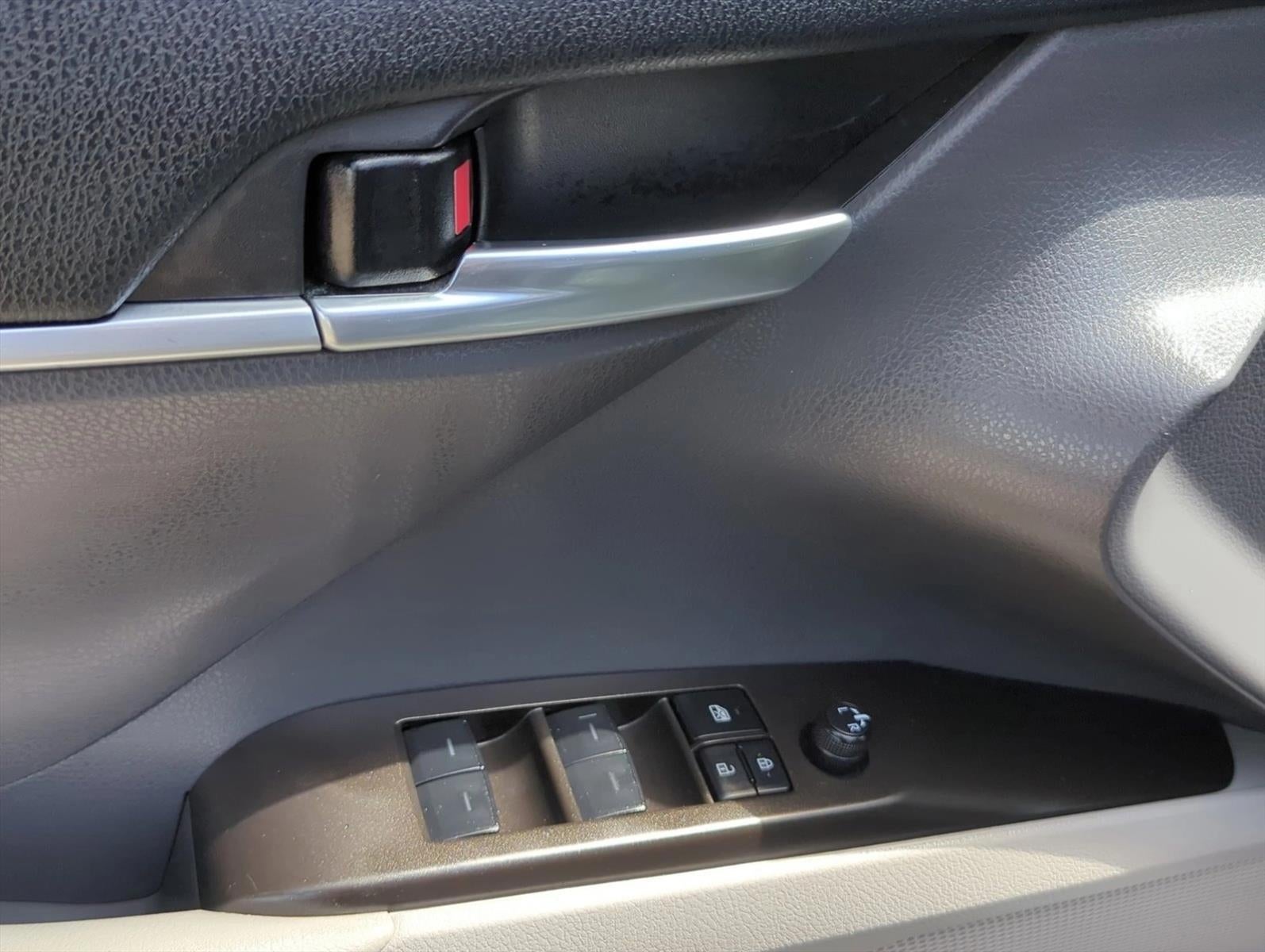 2023 Toyota Camry SE Auto (SE)