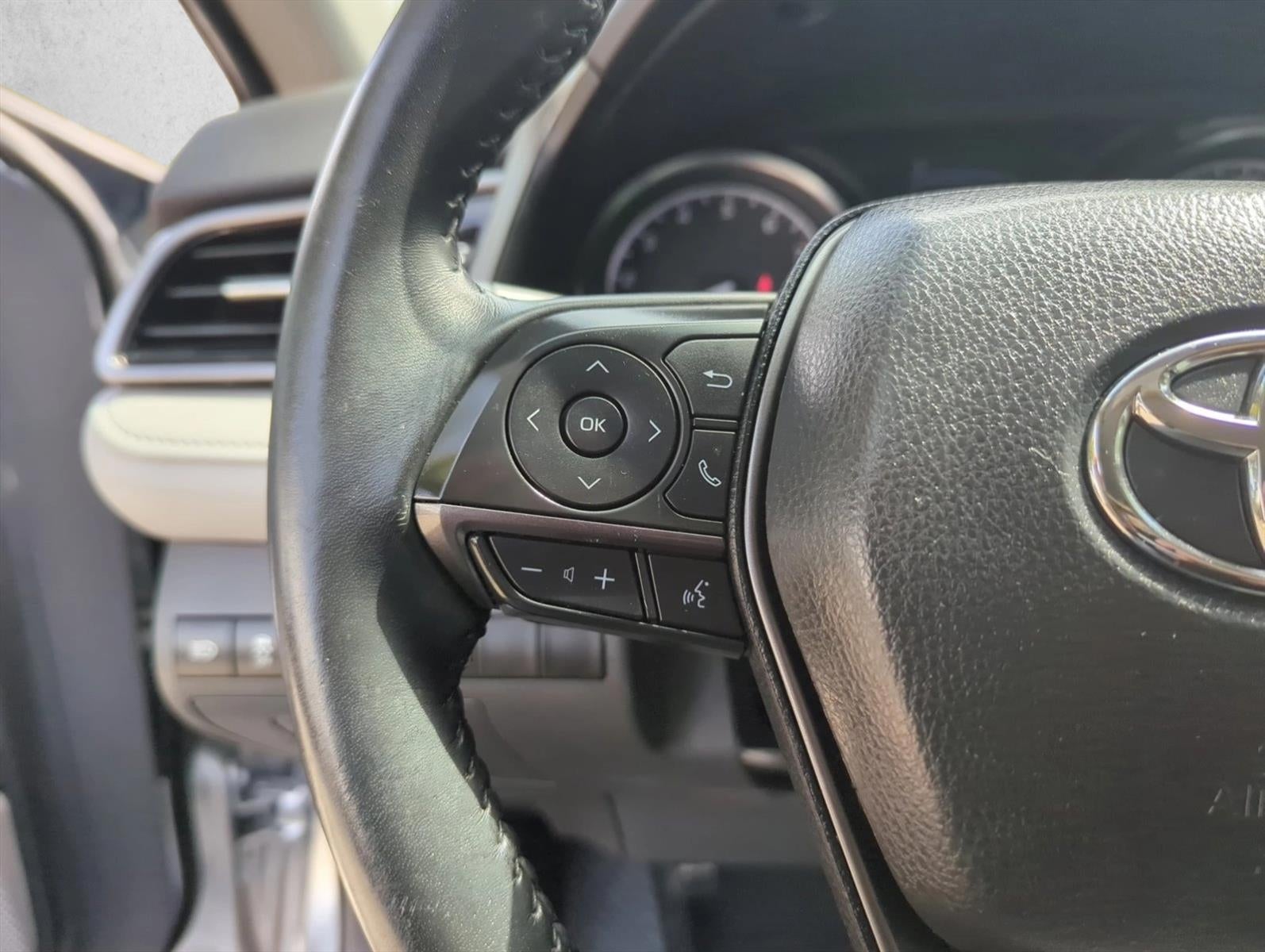 2023 Toyota Camry SE Auto (SE)