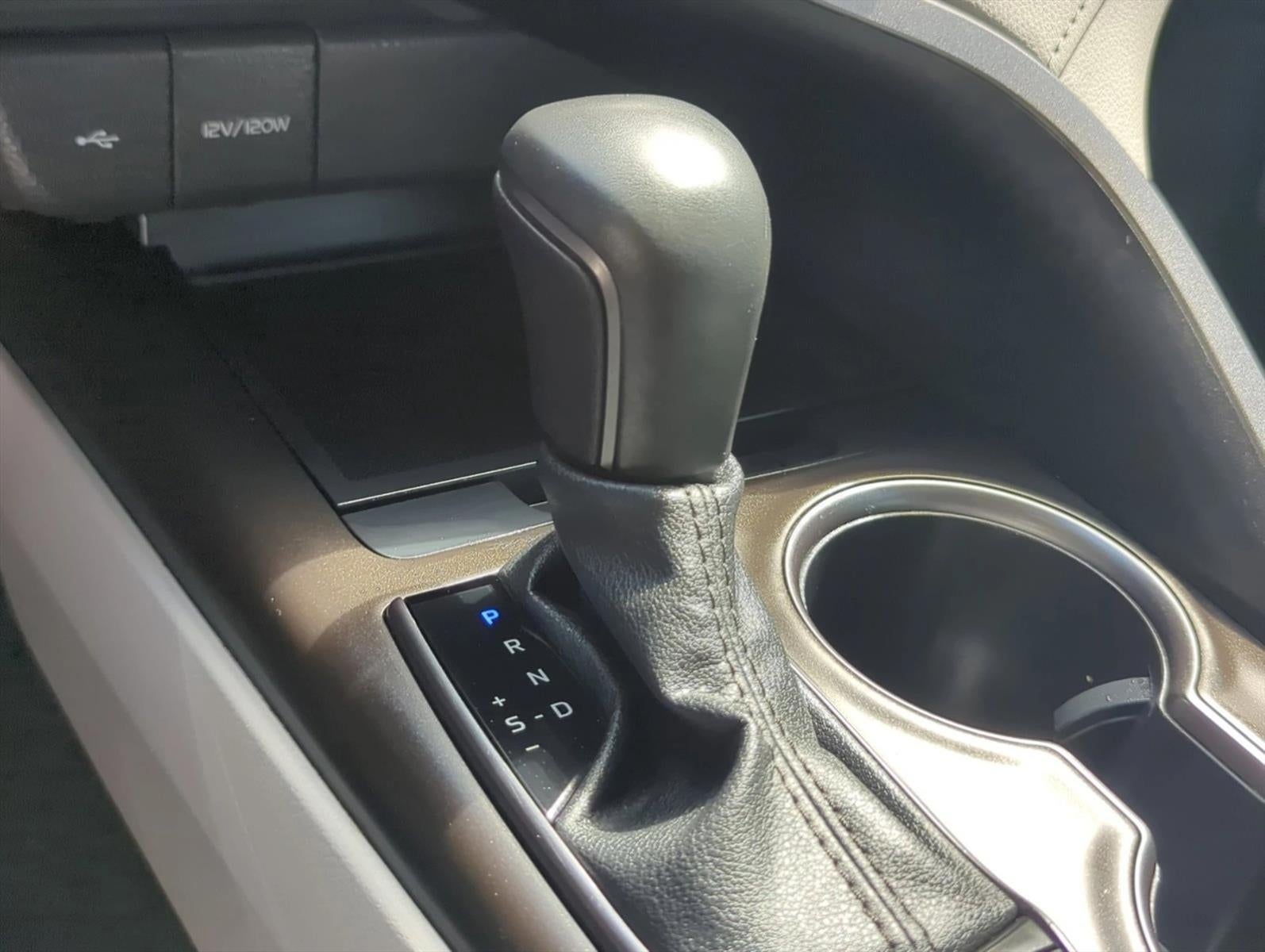 2023 Toyota Camry SE Auto (SE)