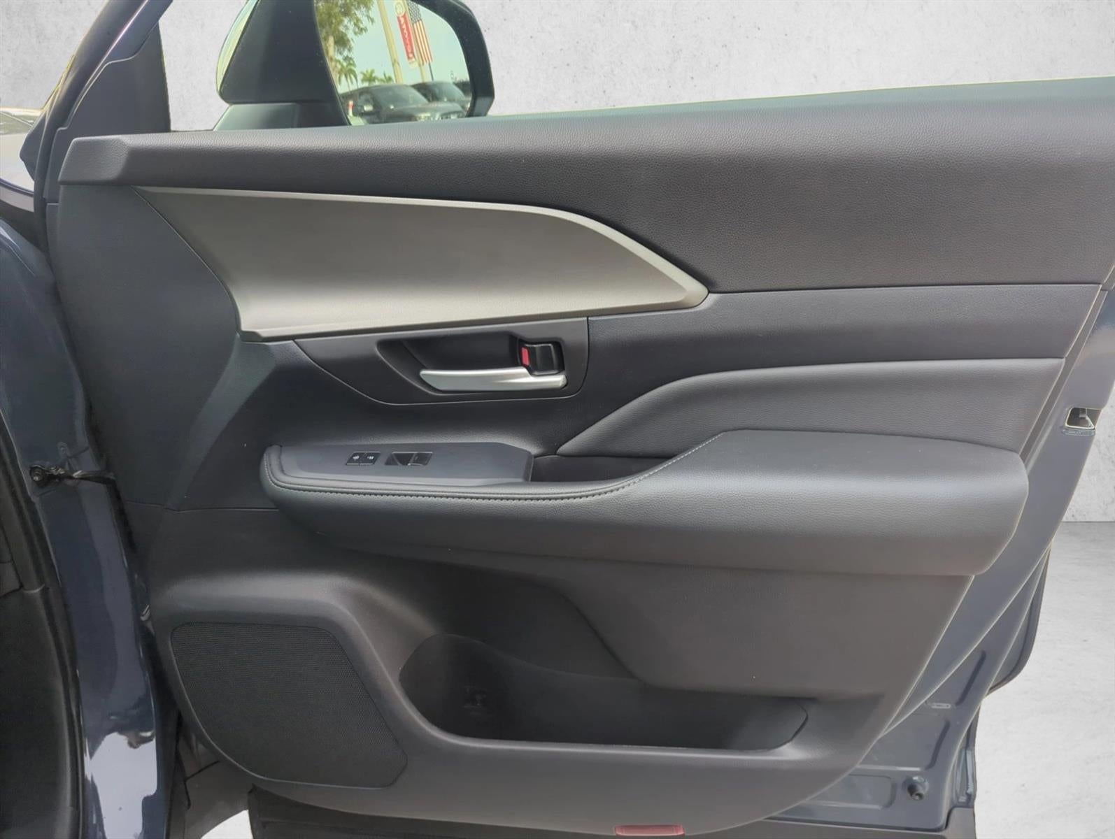 2025 Toyota Grand Highlander LE FWD (Natl)