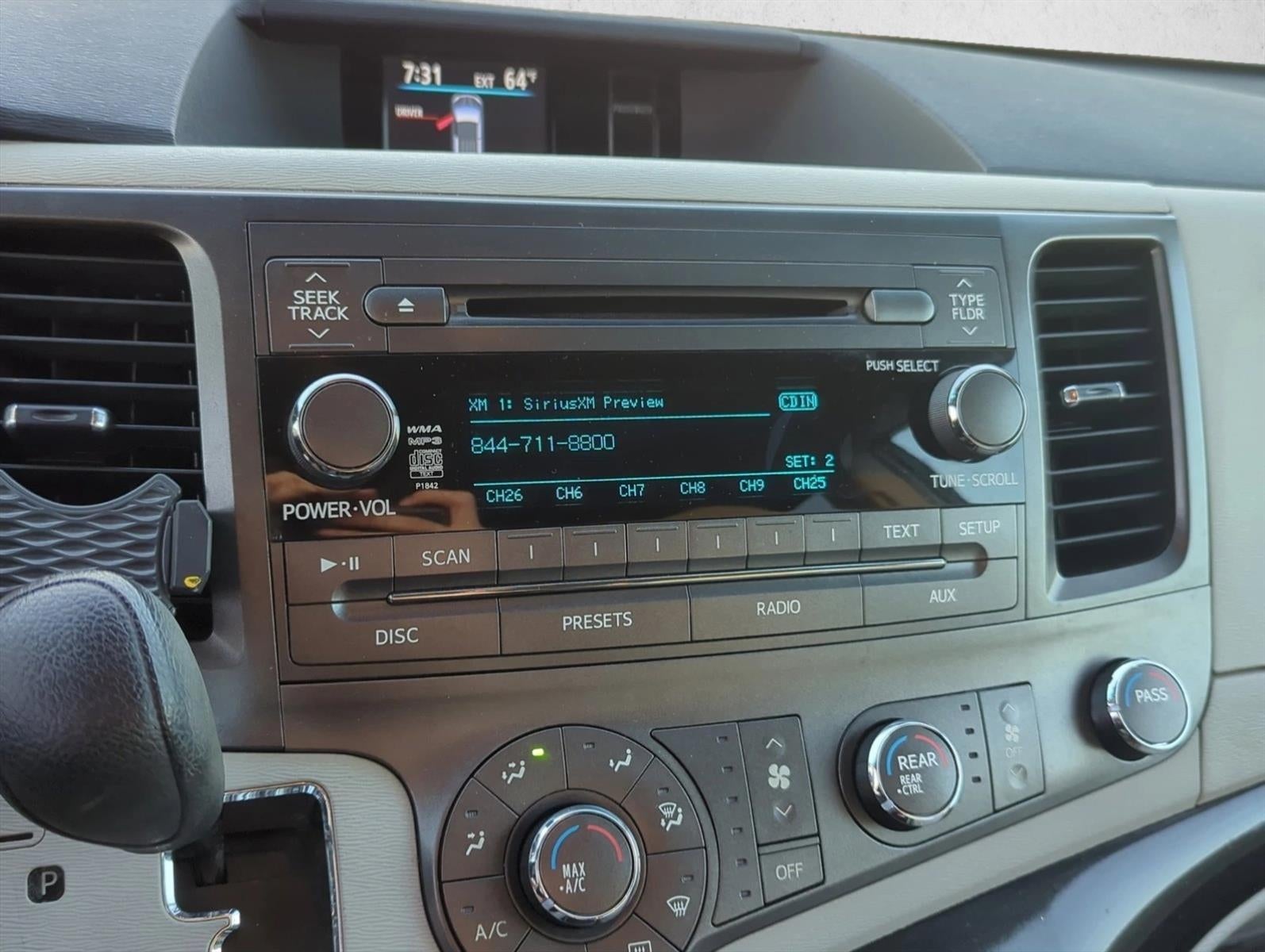 2011 Toyota Sienna 5dr 8-Pass Van V6 LE FWD (Natl)