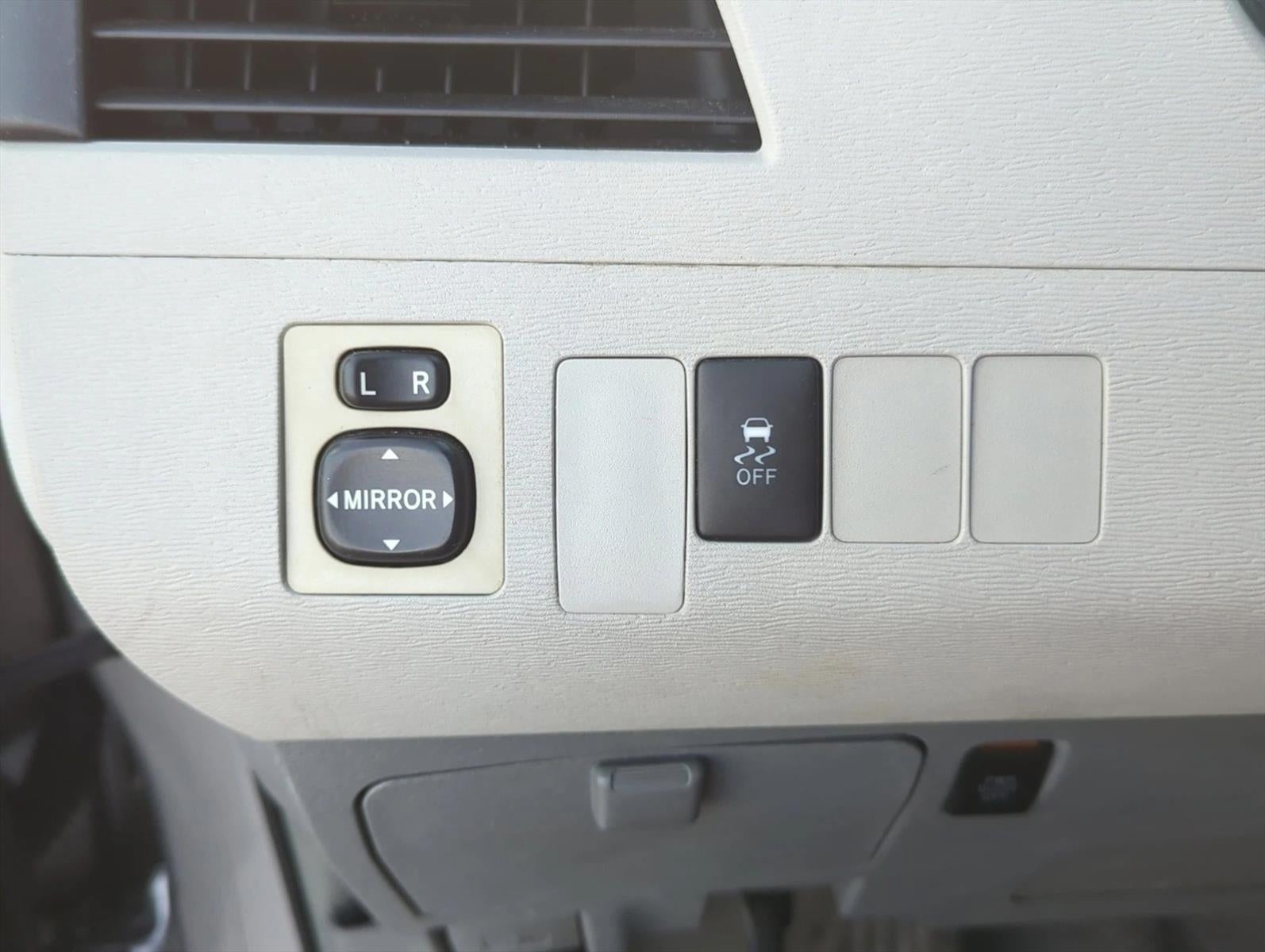 2011 Toyota Sienna 5dr 8-Pass Van V6 LE FWD (Natl)