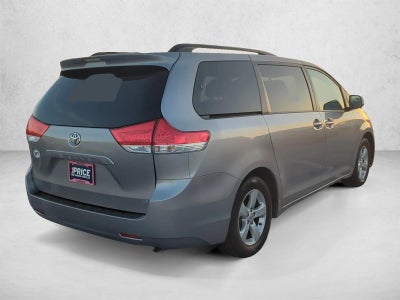 2011 Toyota Sienna 5dr 8-Pass Van V6 LE FWD (Natl)