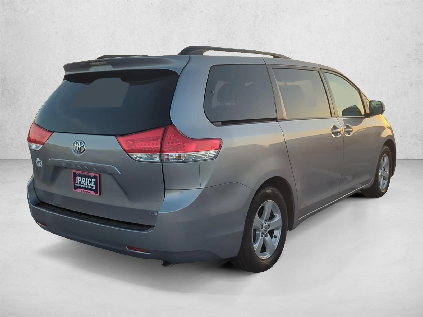 2011 Toyota Sienna 5dr 8-Pass Van V6 LE FWD (Natl)