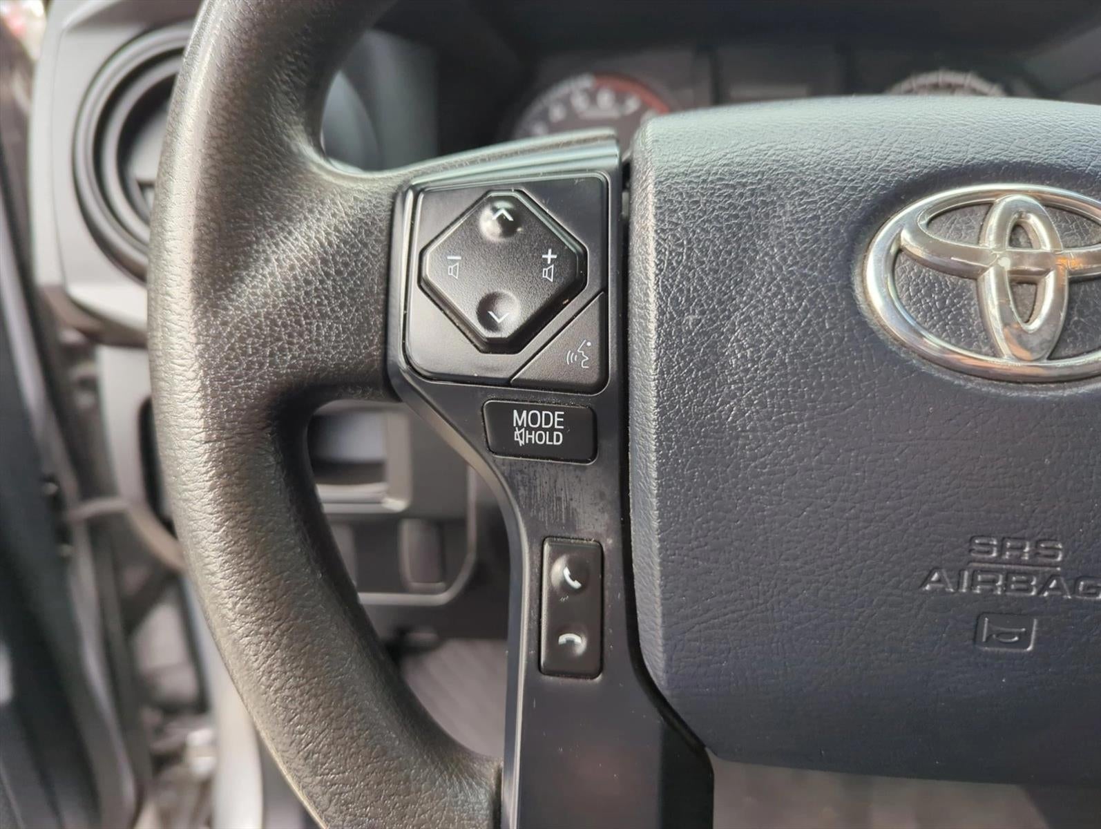 2017 Toyota Tacoma SR Double Cab 5' Bed I4 4x2 AT (GS)