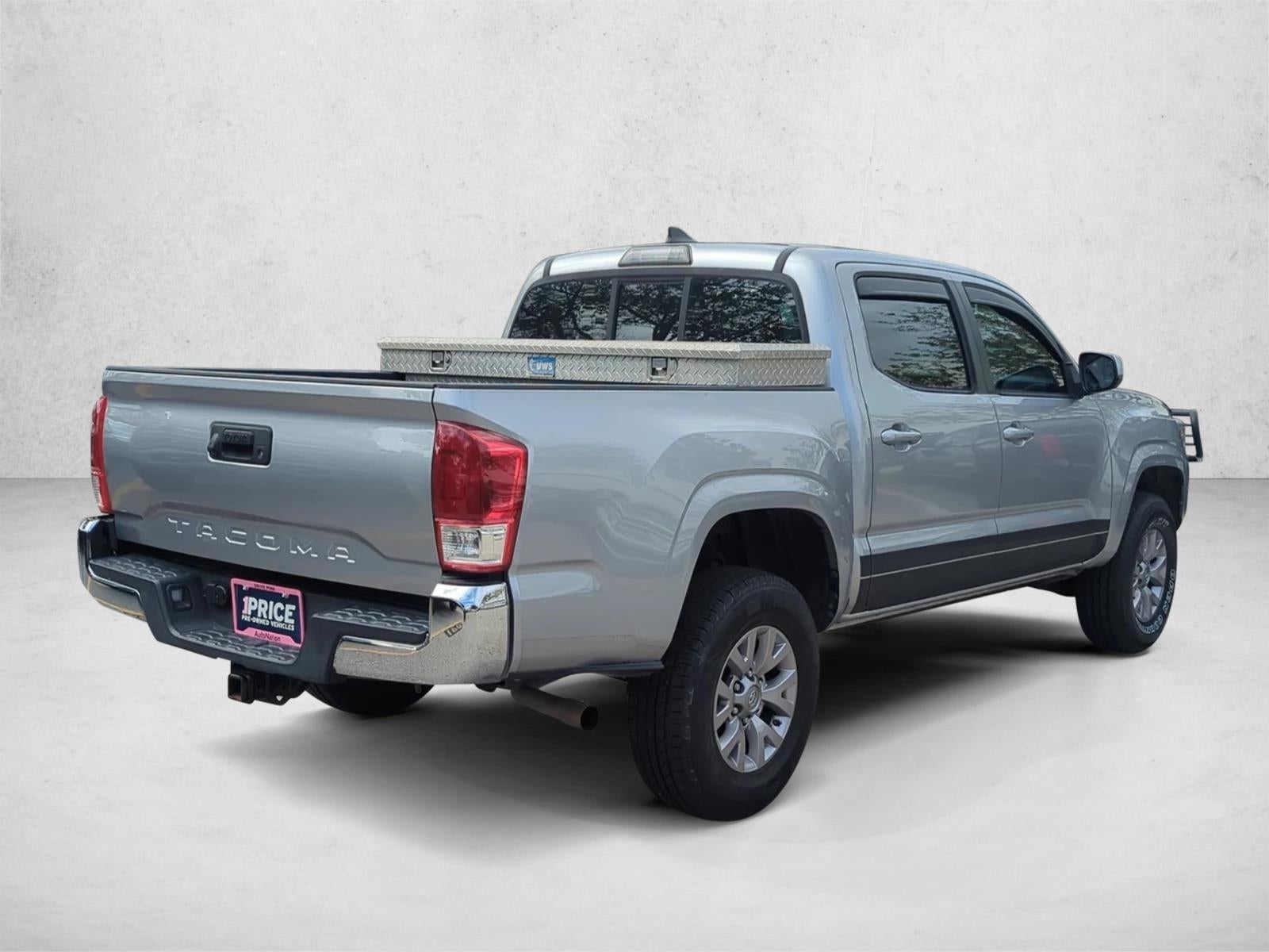 2017 Toyota Tacoma SR Double Cab 5' Bed I4 4x2 AT (GS)